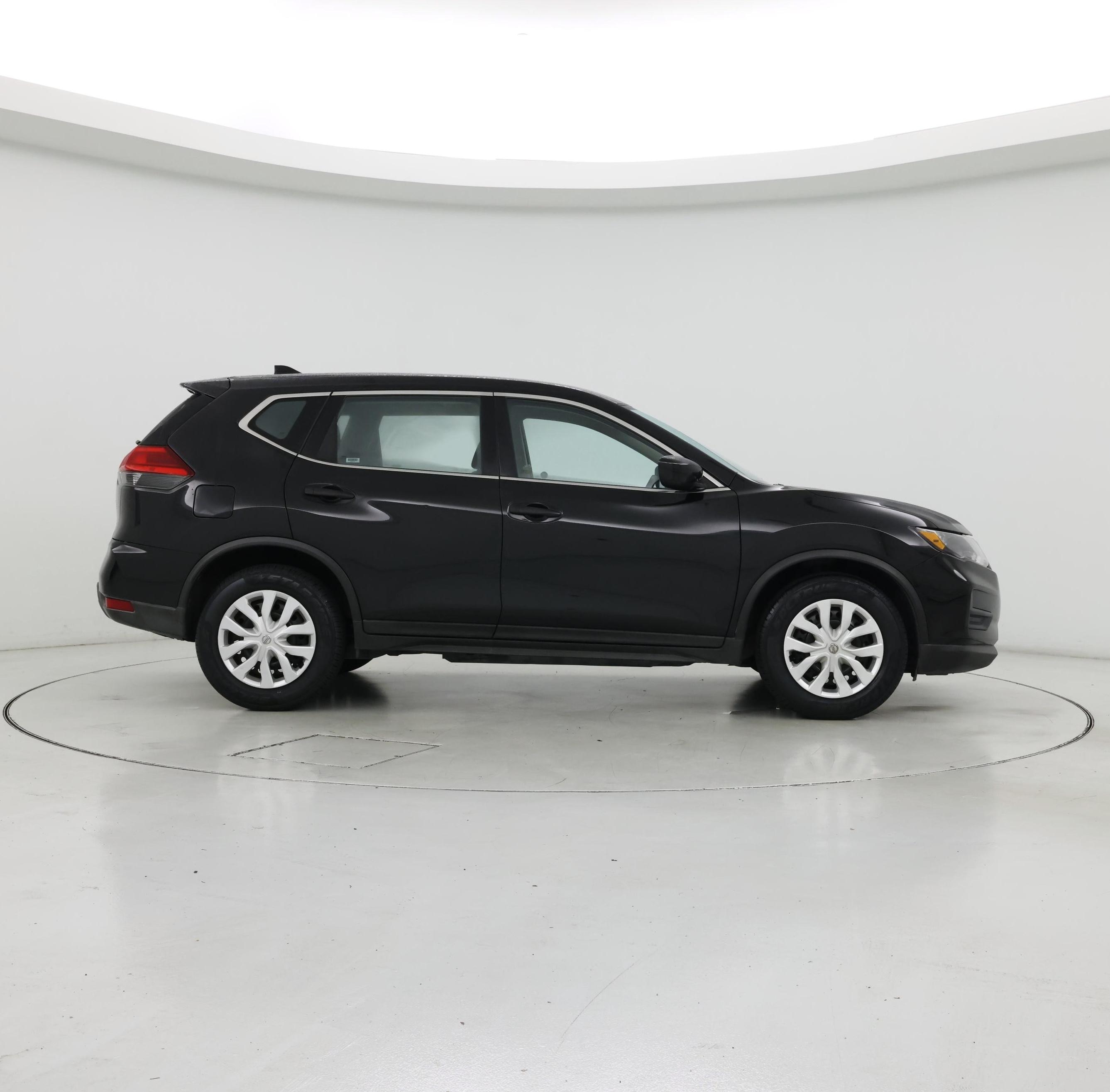 Thumbnail: 2017 Nissan Rogue - 7