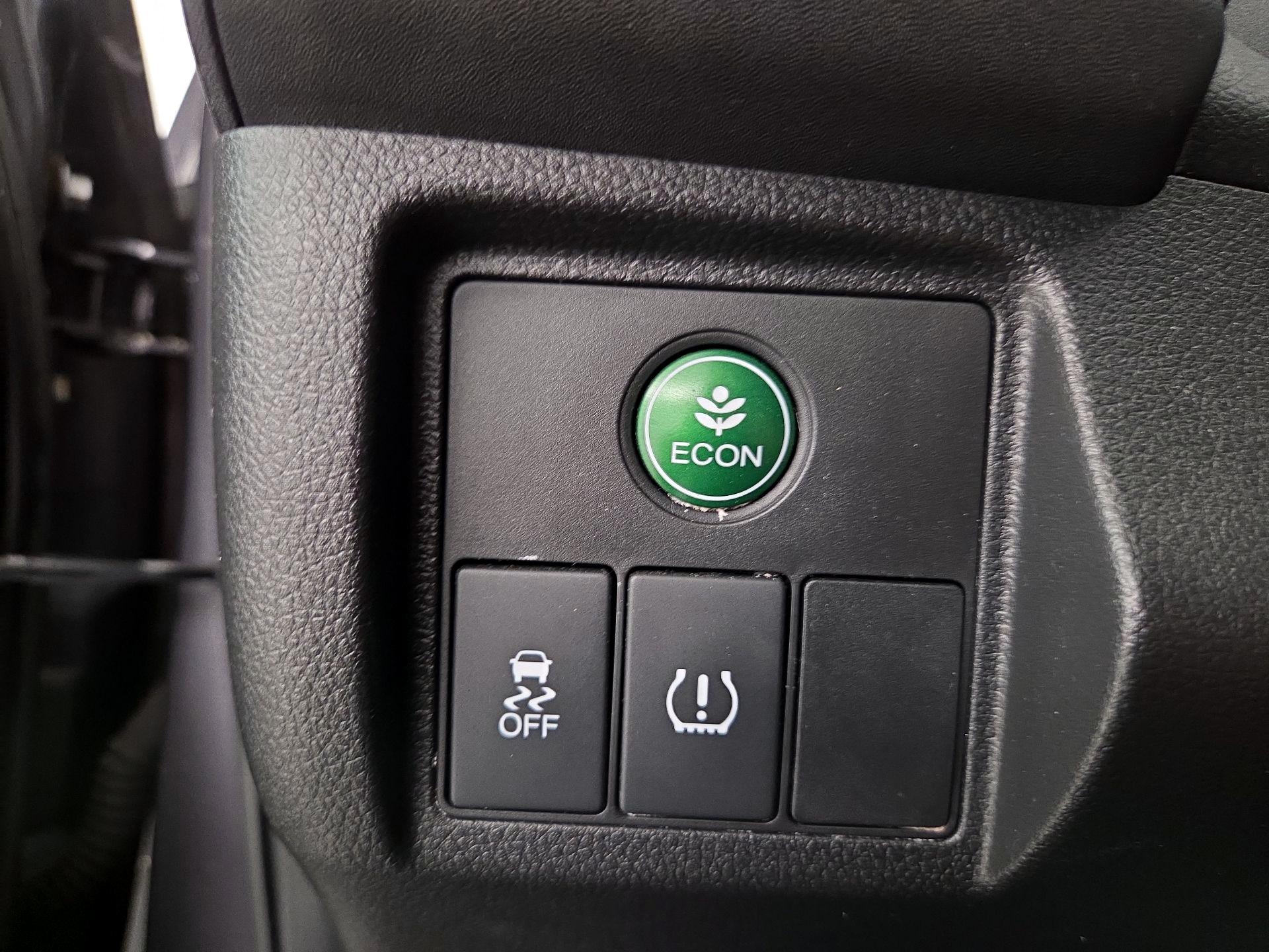 Thumbnail: 2016 Honda HR-V - 13