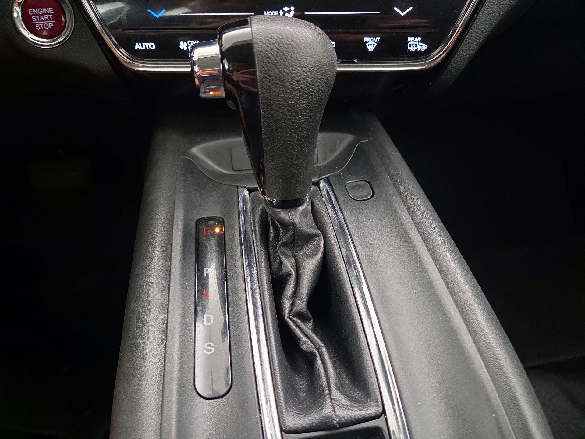 Thumbnail: 2016 Honda HR-V - 17