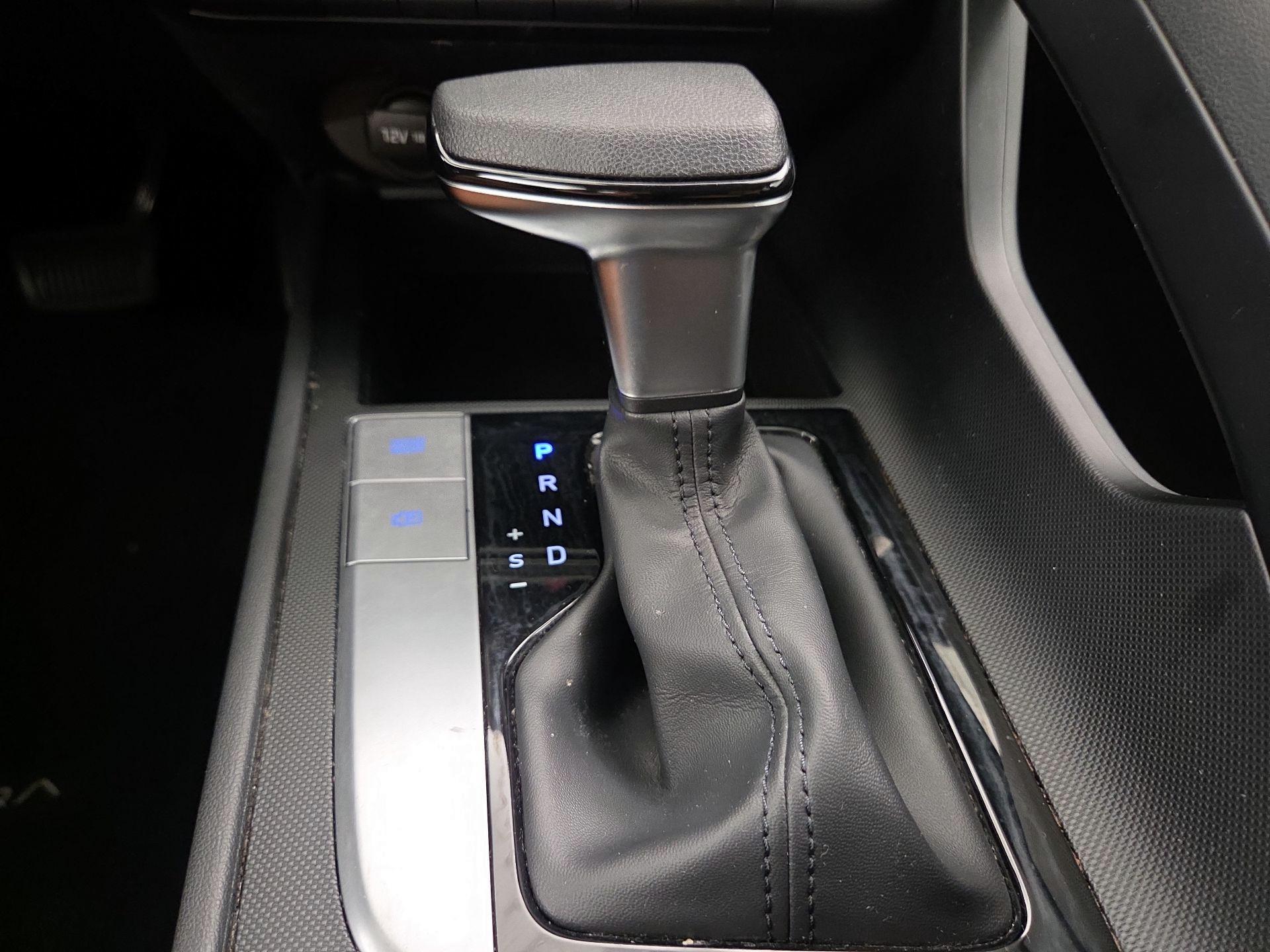 Thumbnail: 2021 Hyundai Elantra - 17
