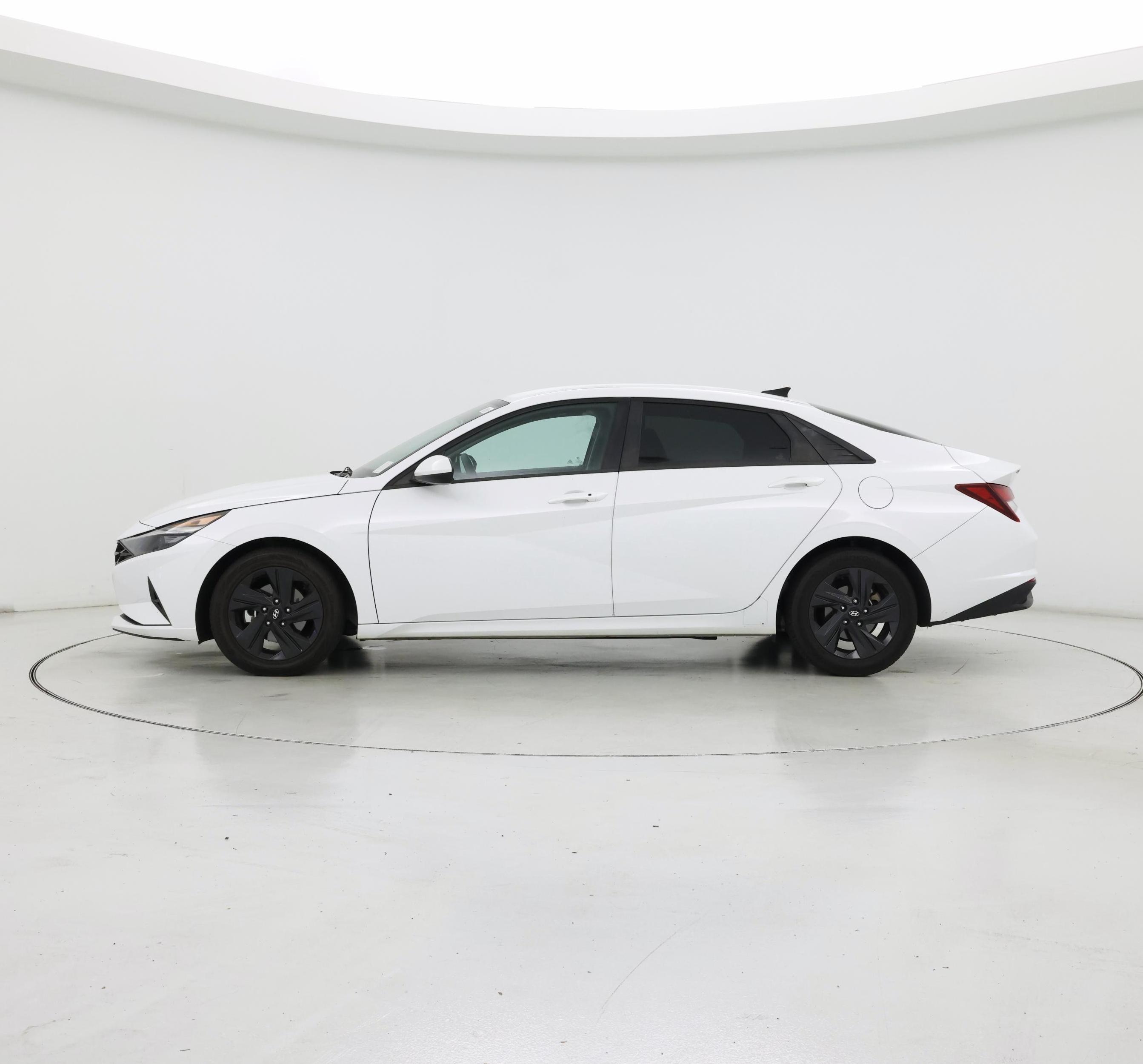 Thumbnail: 2021 Hyundai Elantra - 3
