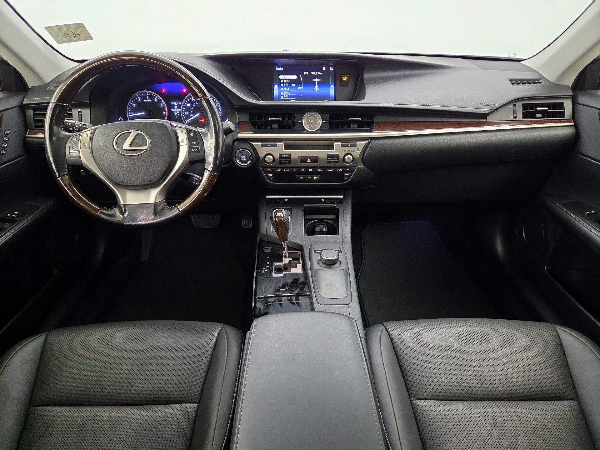 Thumbnail: 2015 Lexus ES - 9