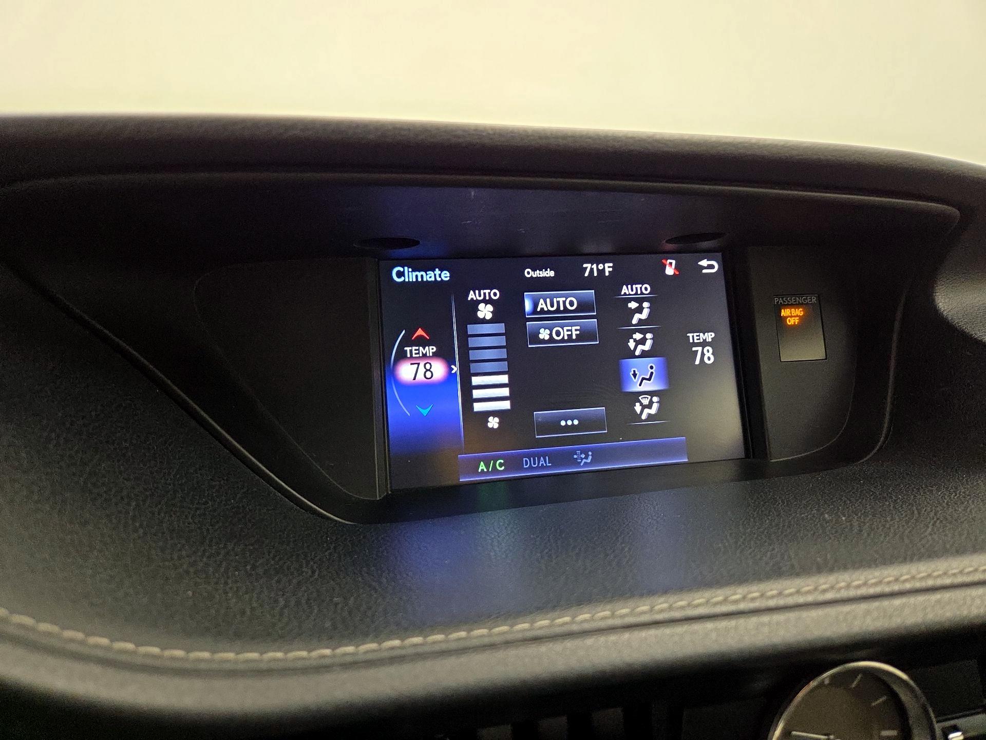 Thumbnail: 2015 Lexus ES - 16