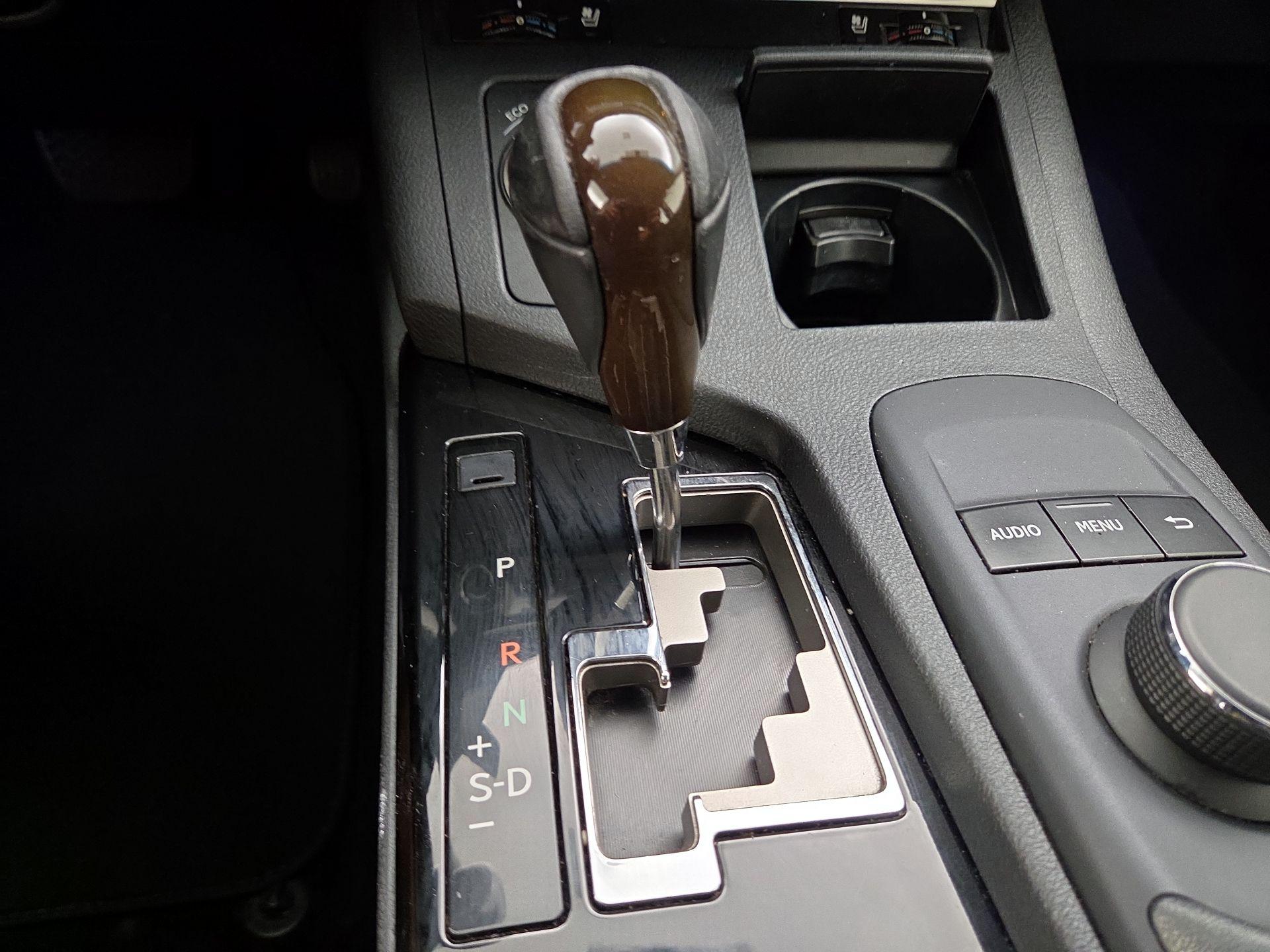 Thumbnail: 2015 Lexus ES - 17