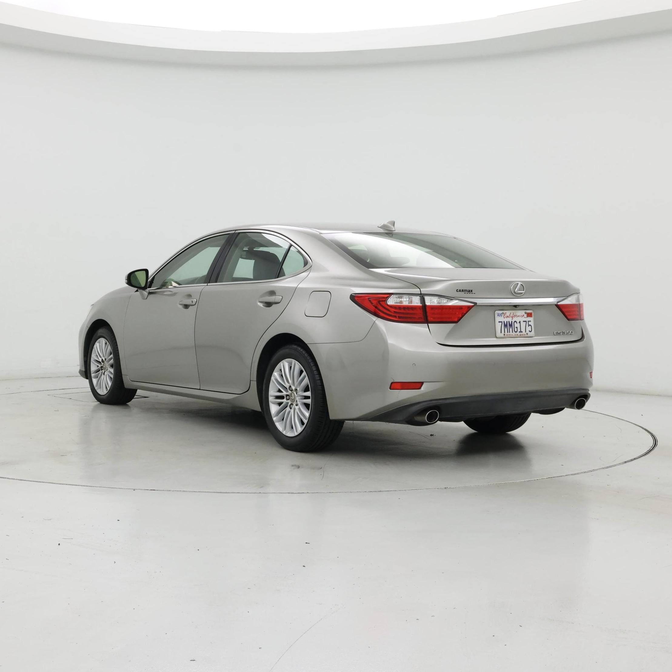 Thumbnail: 2015 Lexus ES - 2