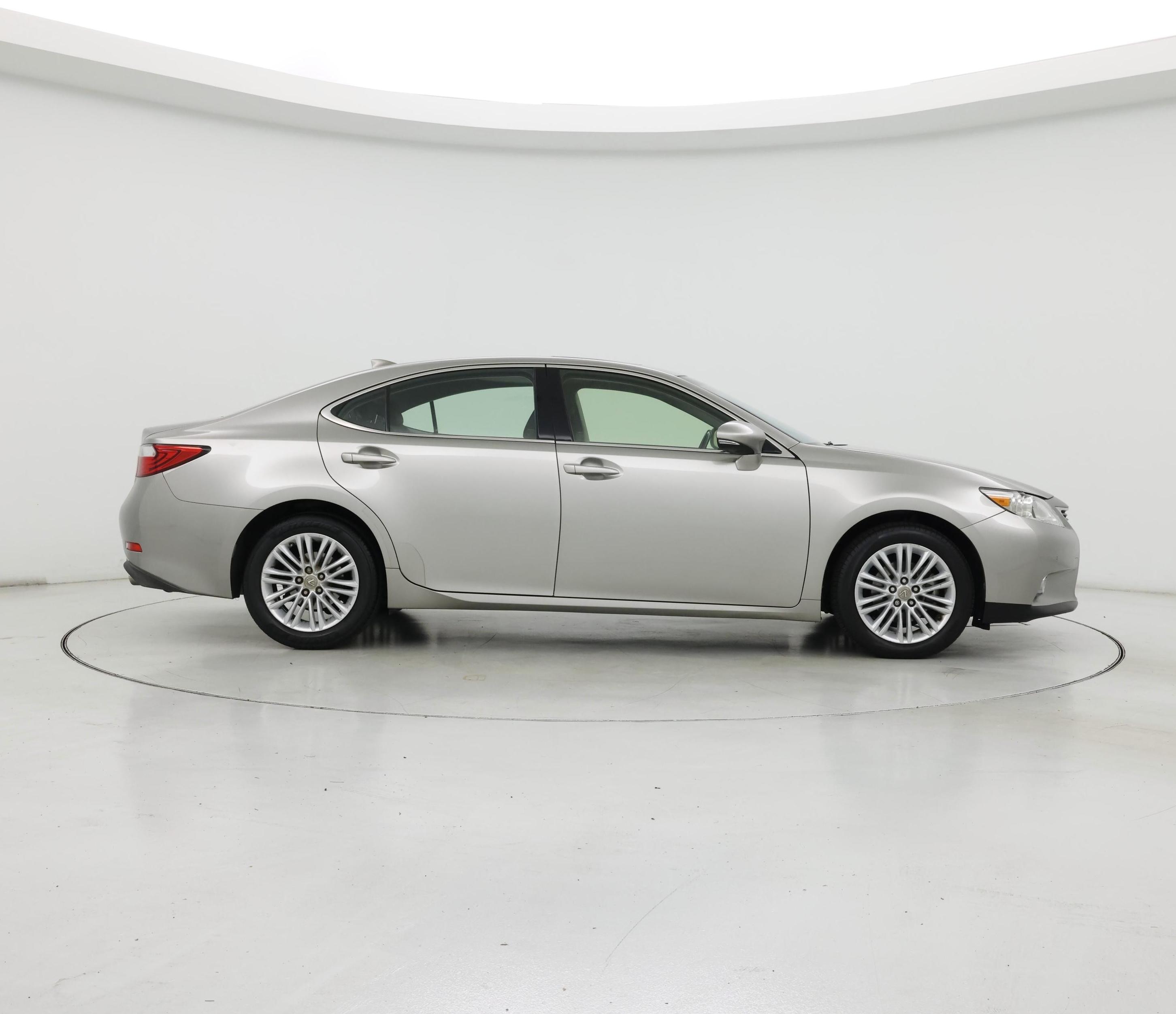 Thumbnail: 2015 Lexus ES - 7