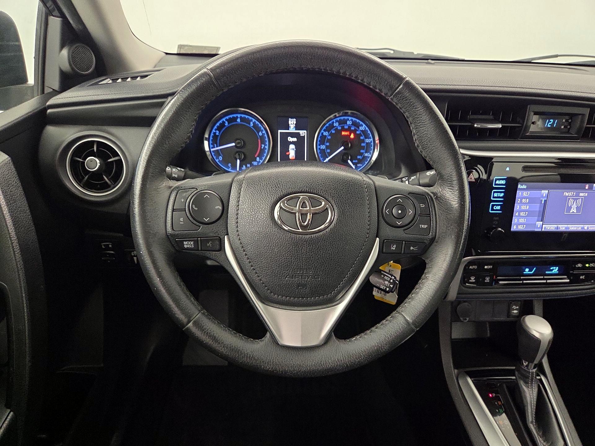 Thumbnail: 2017 Toyota Corolla - 10