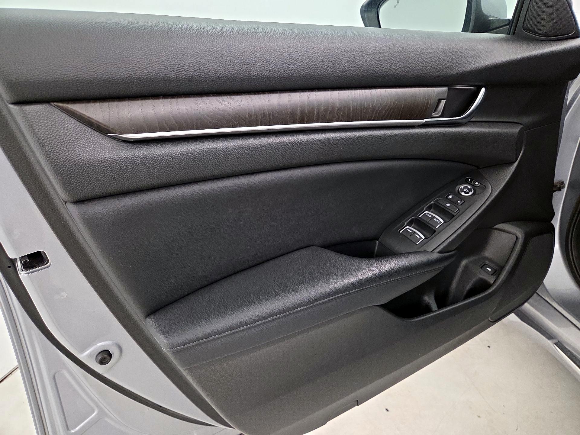 Thumbnail: 2018 Honda Accord - 12