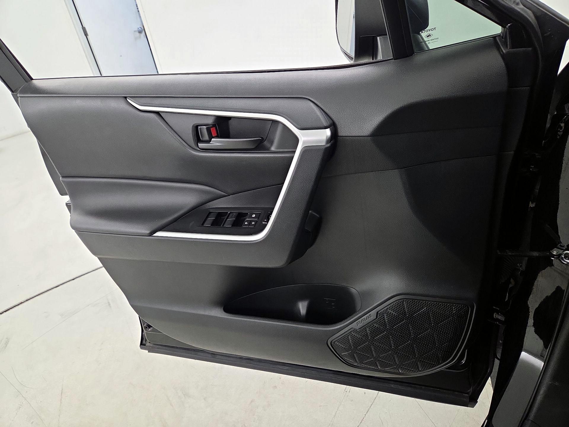 Thumbnail: 2023 Toyota RAV4 - 12