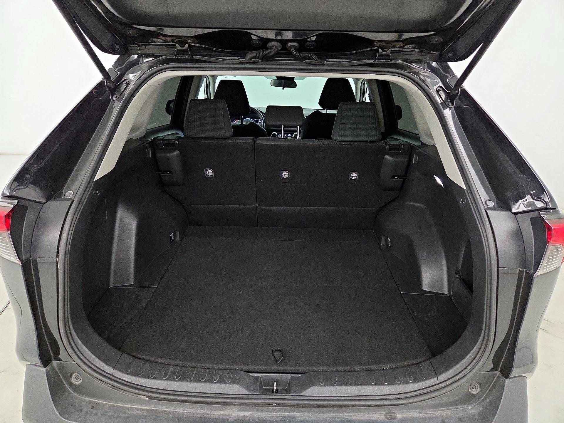 Thumbnail: 2023 Toyota RAV4 - 20