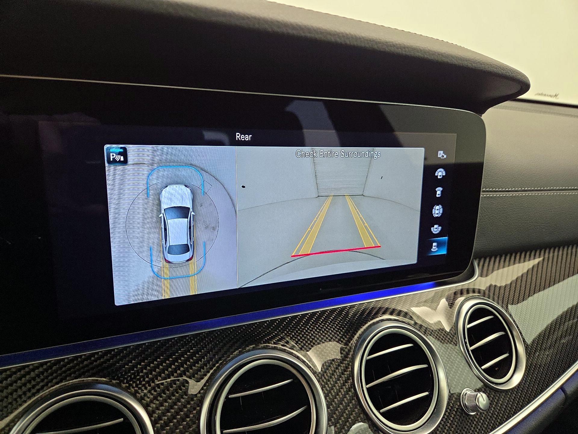 Thumbnail: 2022 Mercedes-Benz E-Class - 15