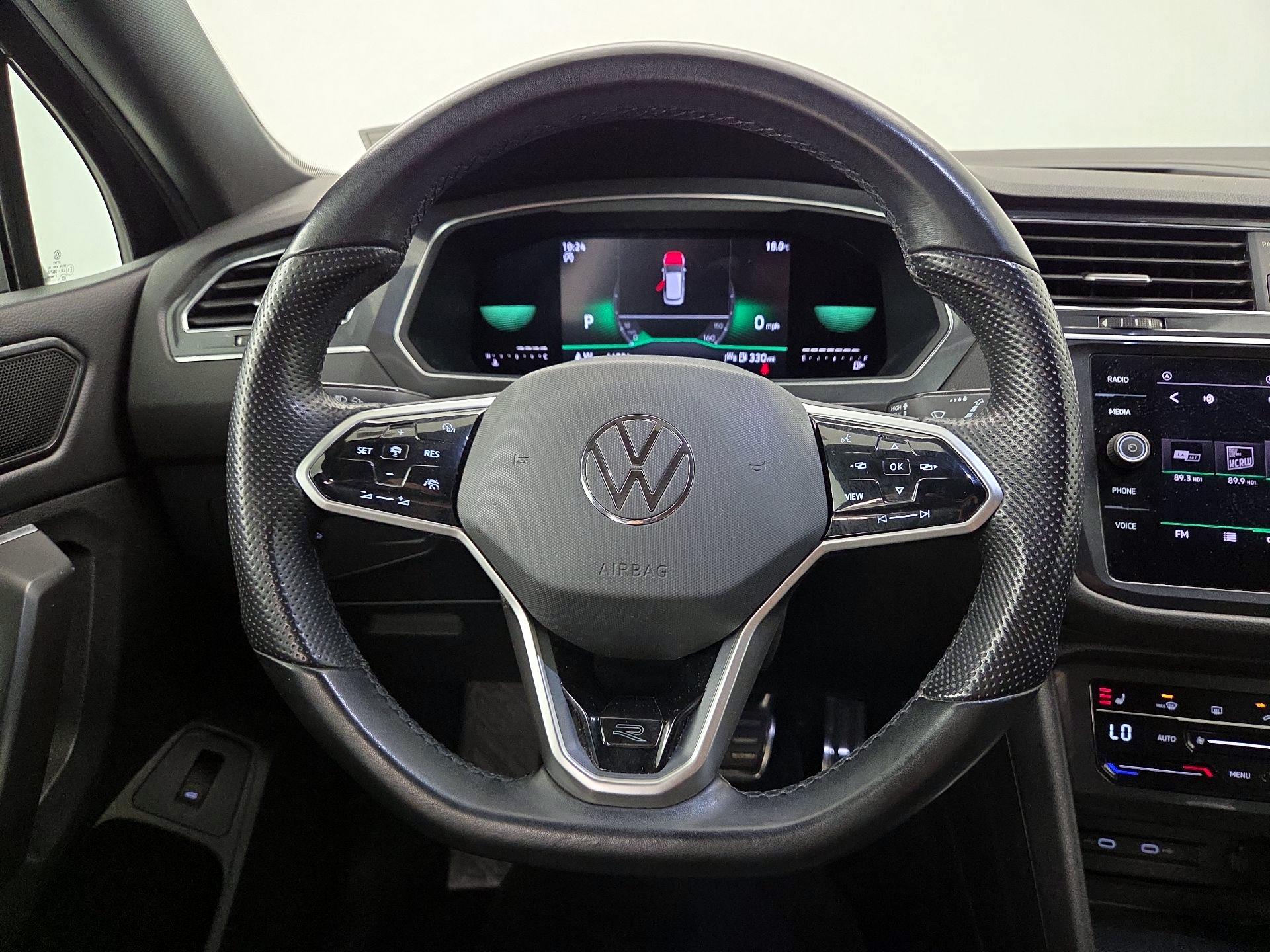 Thumbnail: 2022 Volkswagen Tiguan - 10