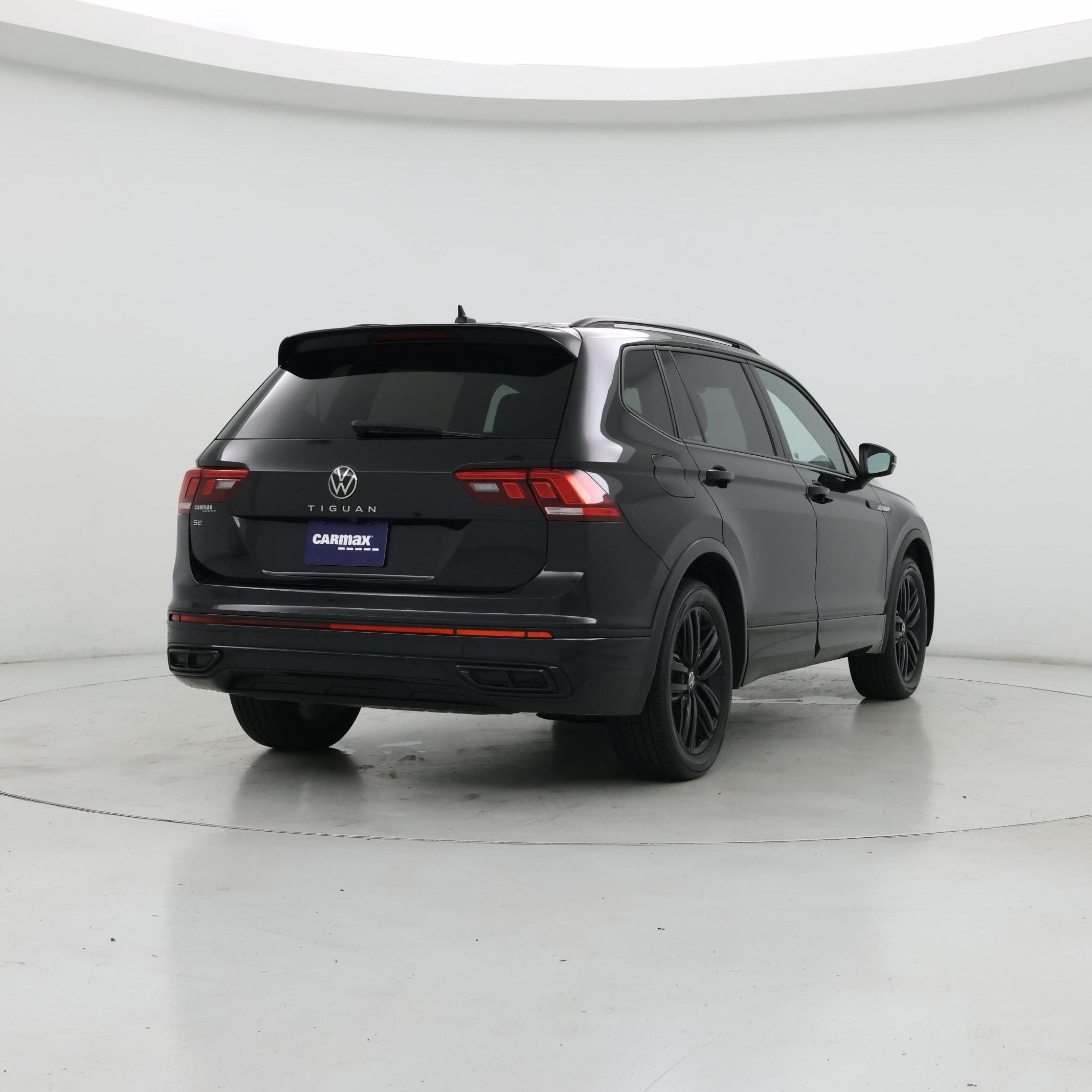 Thumbnail: 2022 Volkswagen Tiguan - 8