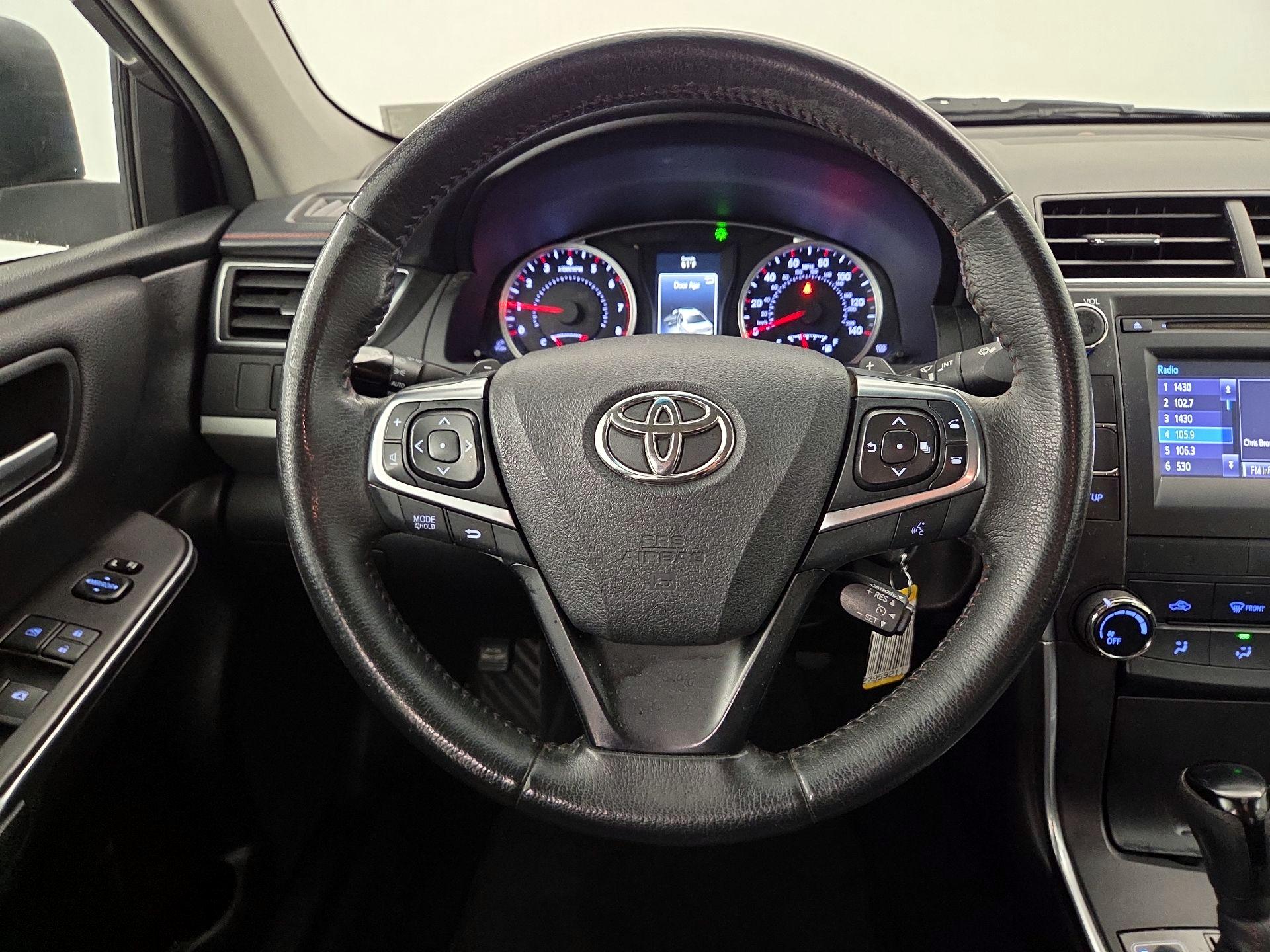 Thumbnail: 2017 Toyota Camry - 10