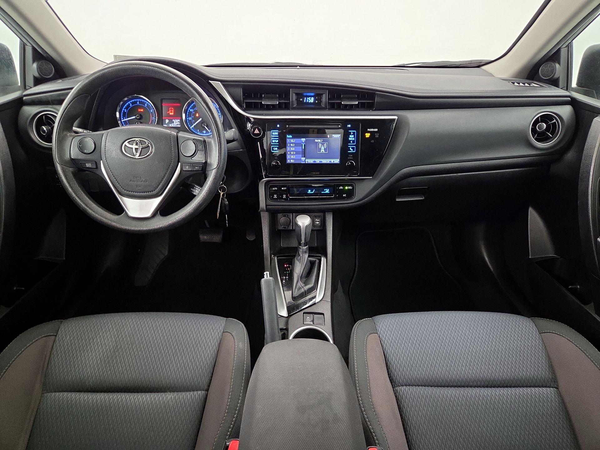 Thumbnail: 2017 Toyota Corolla - 9