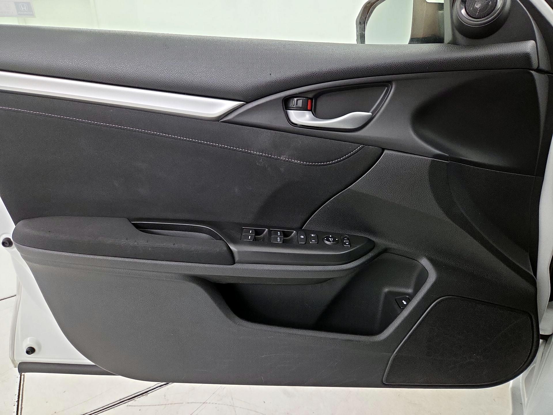 Thumbnail: 2019 Honda Civic - 12