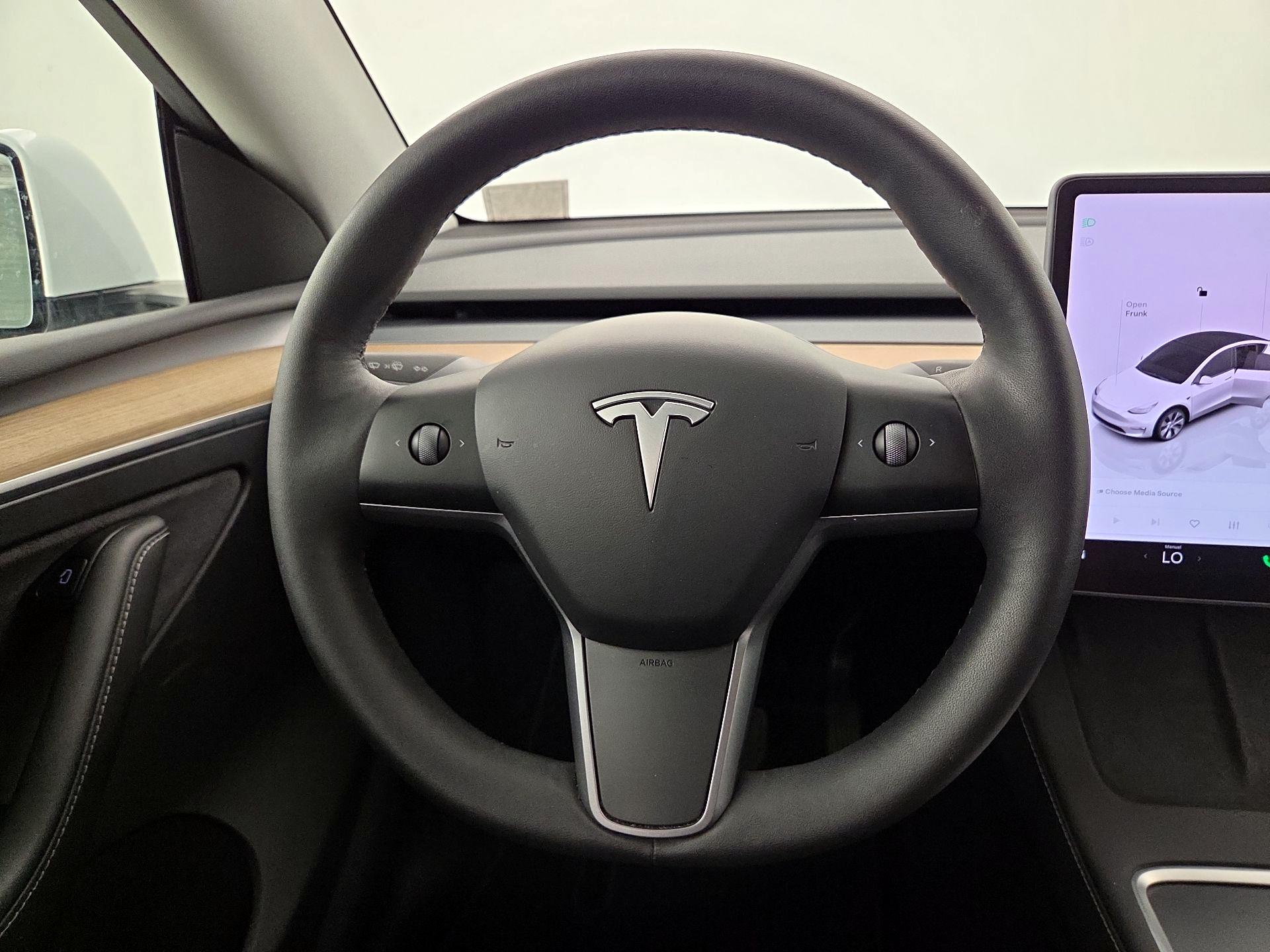 Thumbnail: 2023 Tesla Model Y - 10