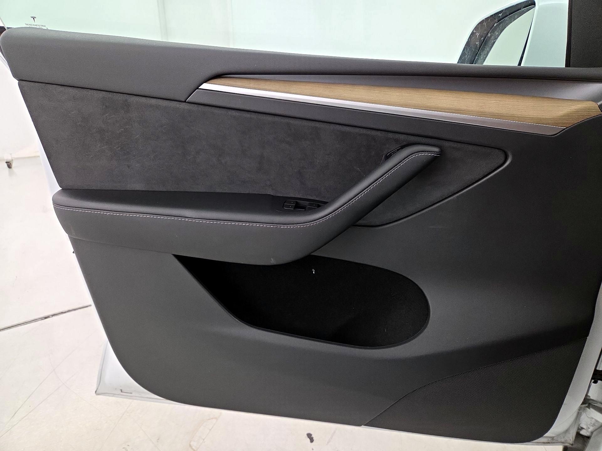 Thumbnail: 2023 Tesla Model Y - 12