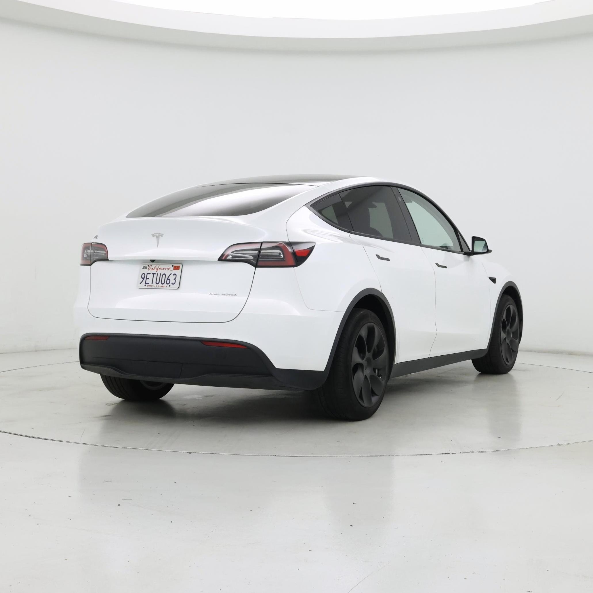 Thumbnail: 2023 Tesla Model Y - 8