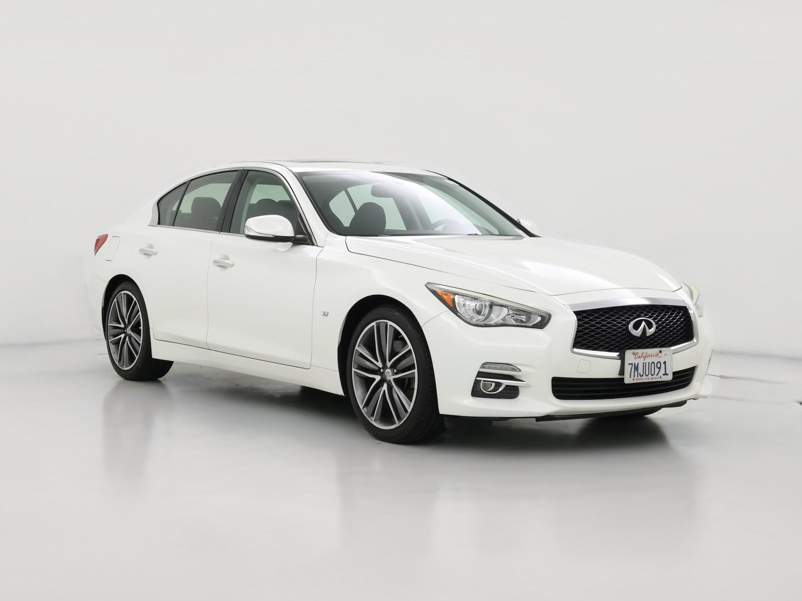 2015 INFINITI Q50