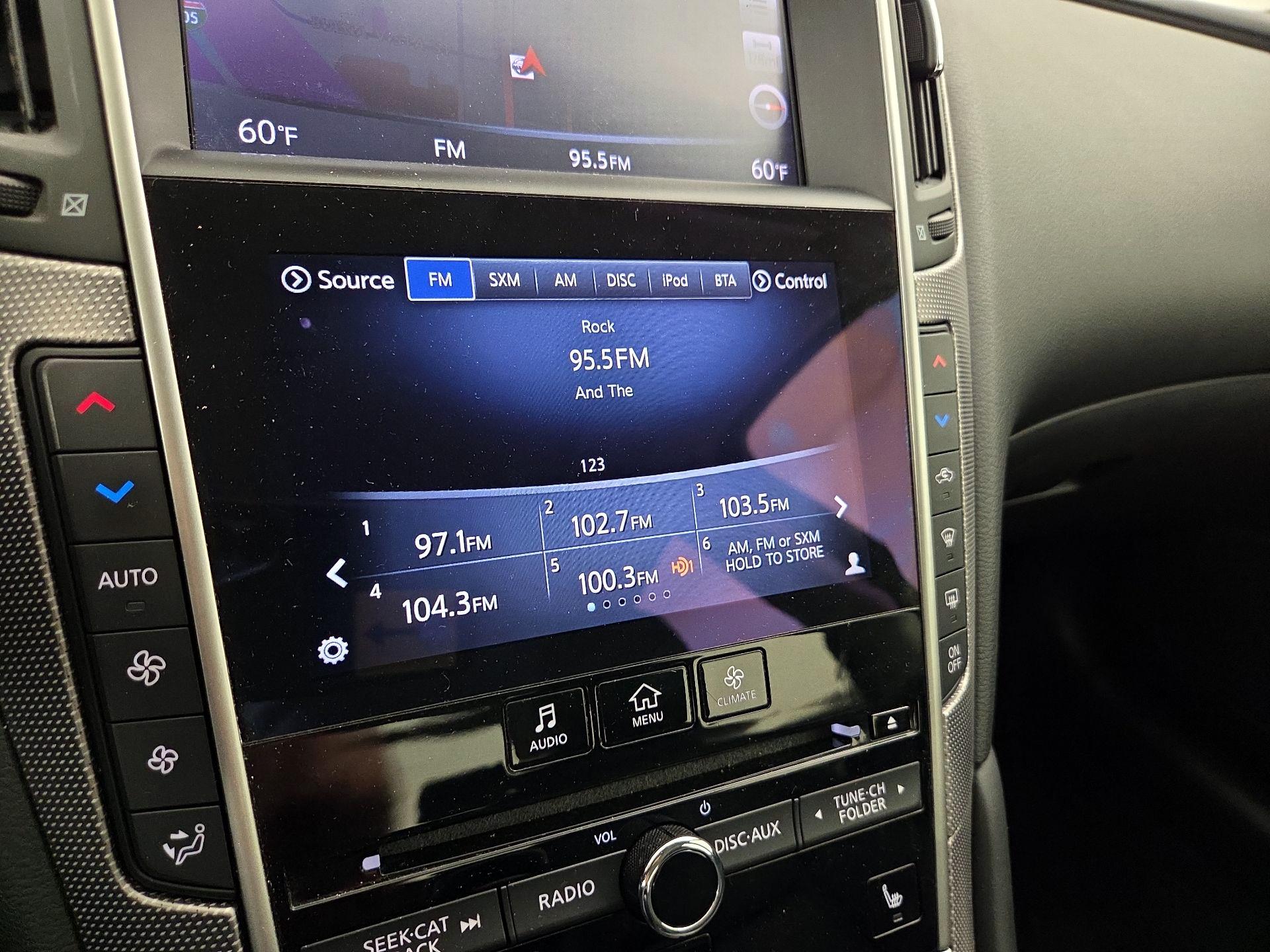 Thumbnail: 2015 INFINITI Q50 - 16