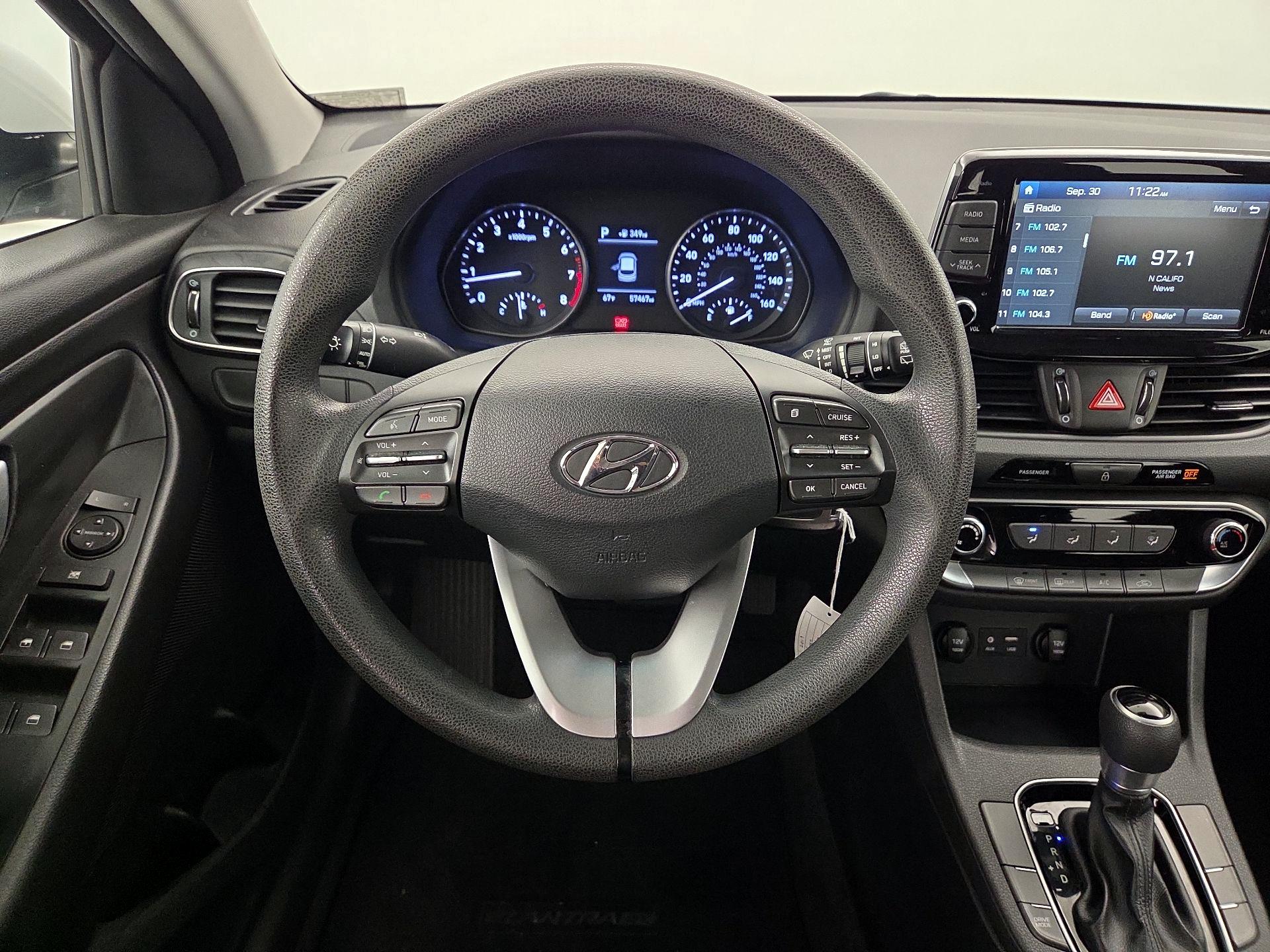 Thumbnail: 2019 Hyundai Elantra - 10