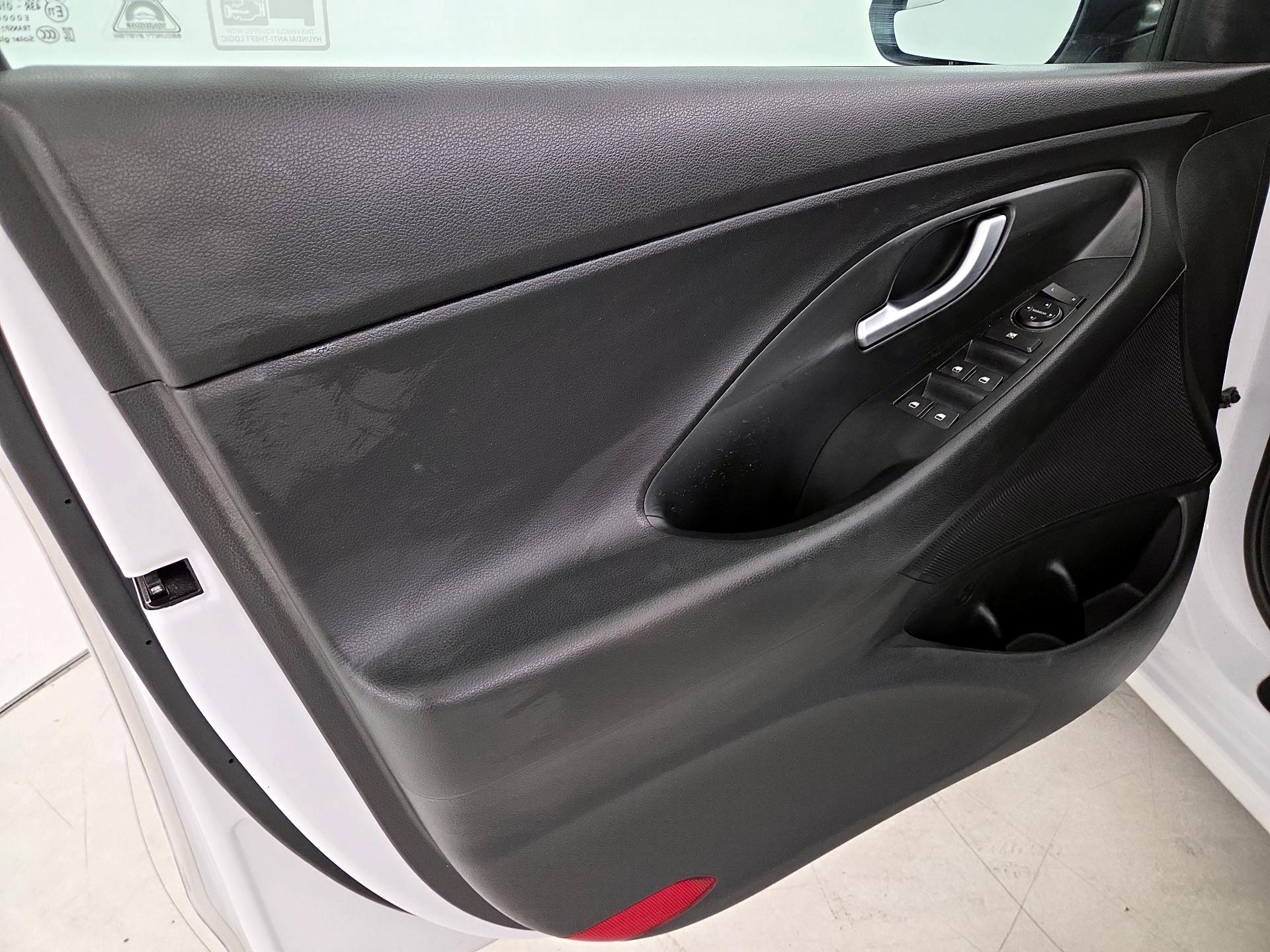Thumbnail: 2019 Hyundai Elantra - 12