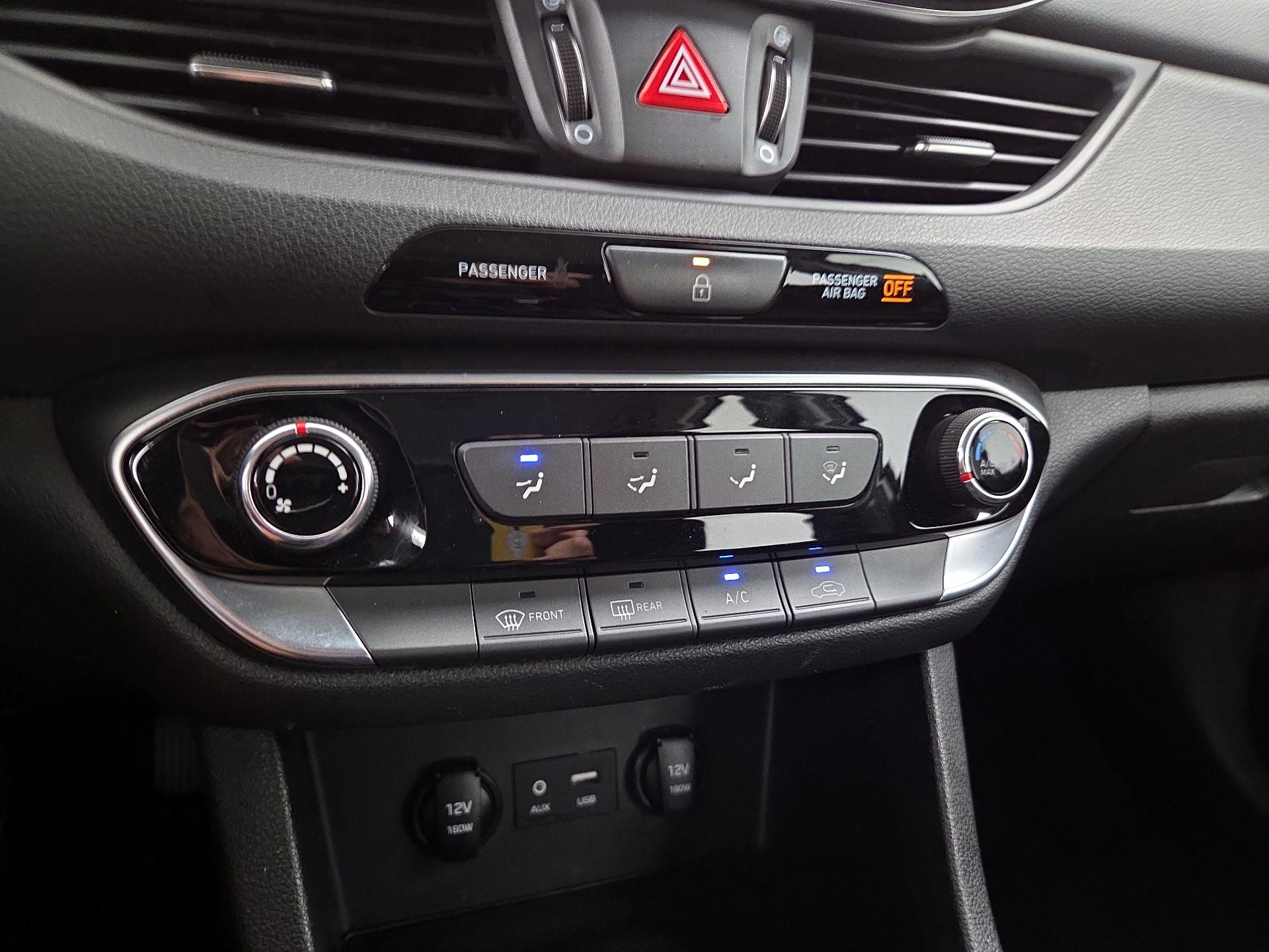 Thumbnail: 2019 Hyundai Elantra - 16