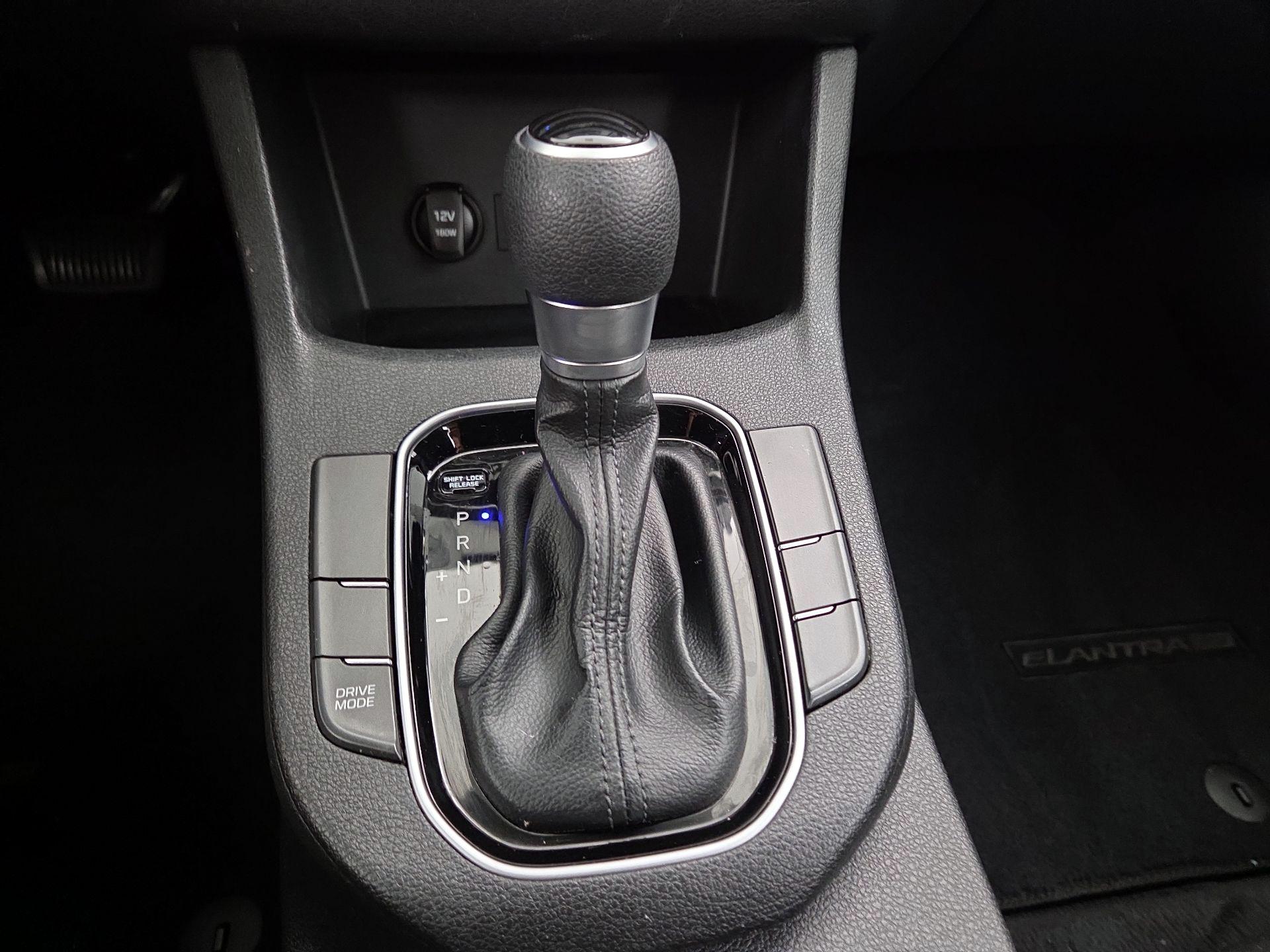 Thumbnail: 2019 Hyundai Elantra - 17
