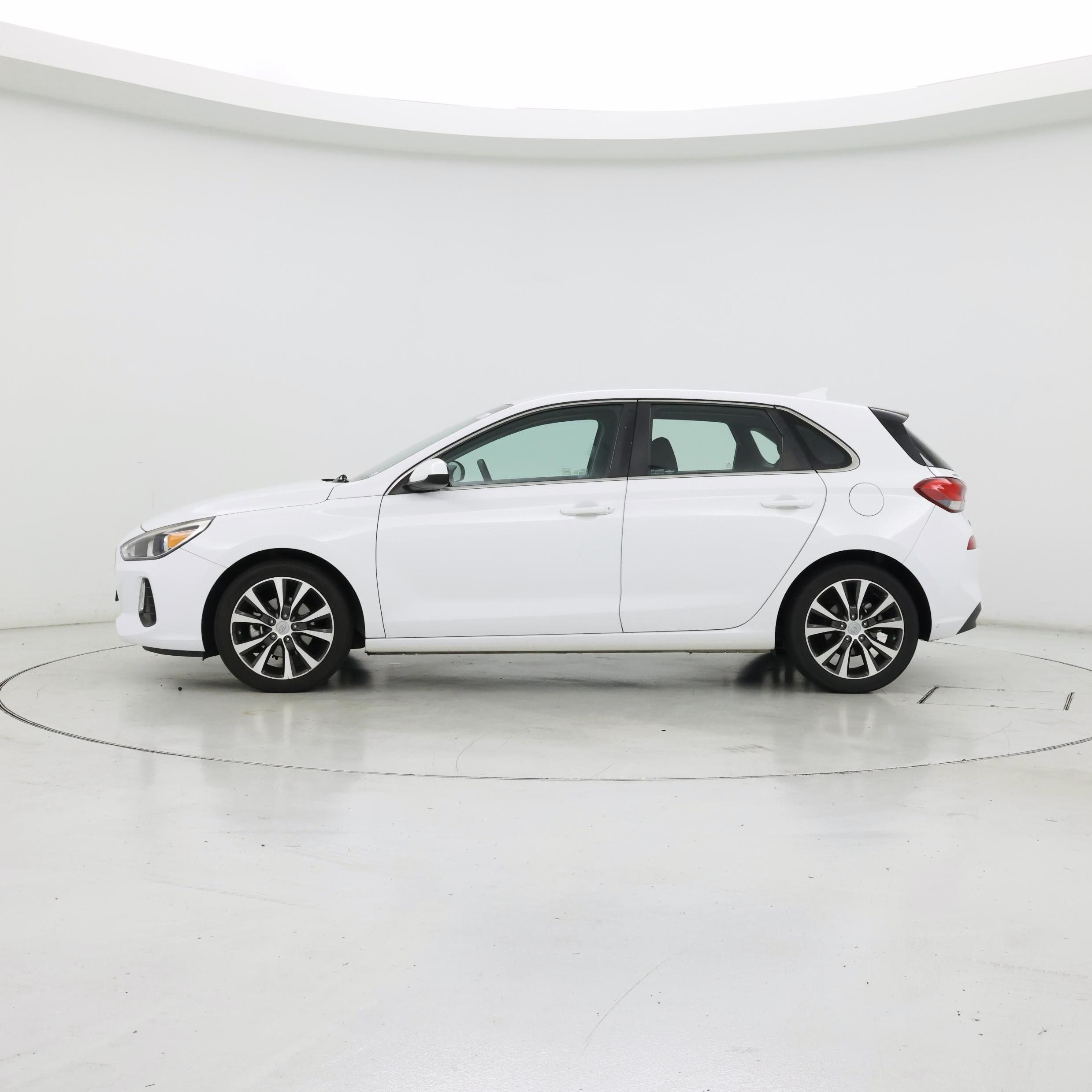 Thumbnail: 2019 Hyundai Elantra - 3