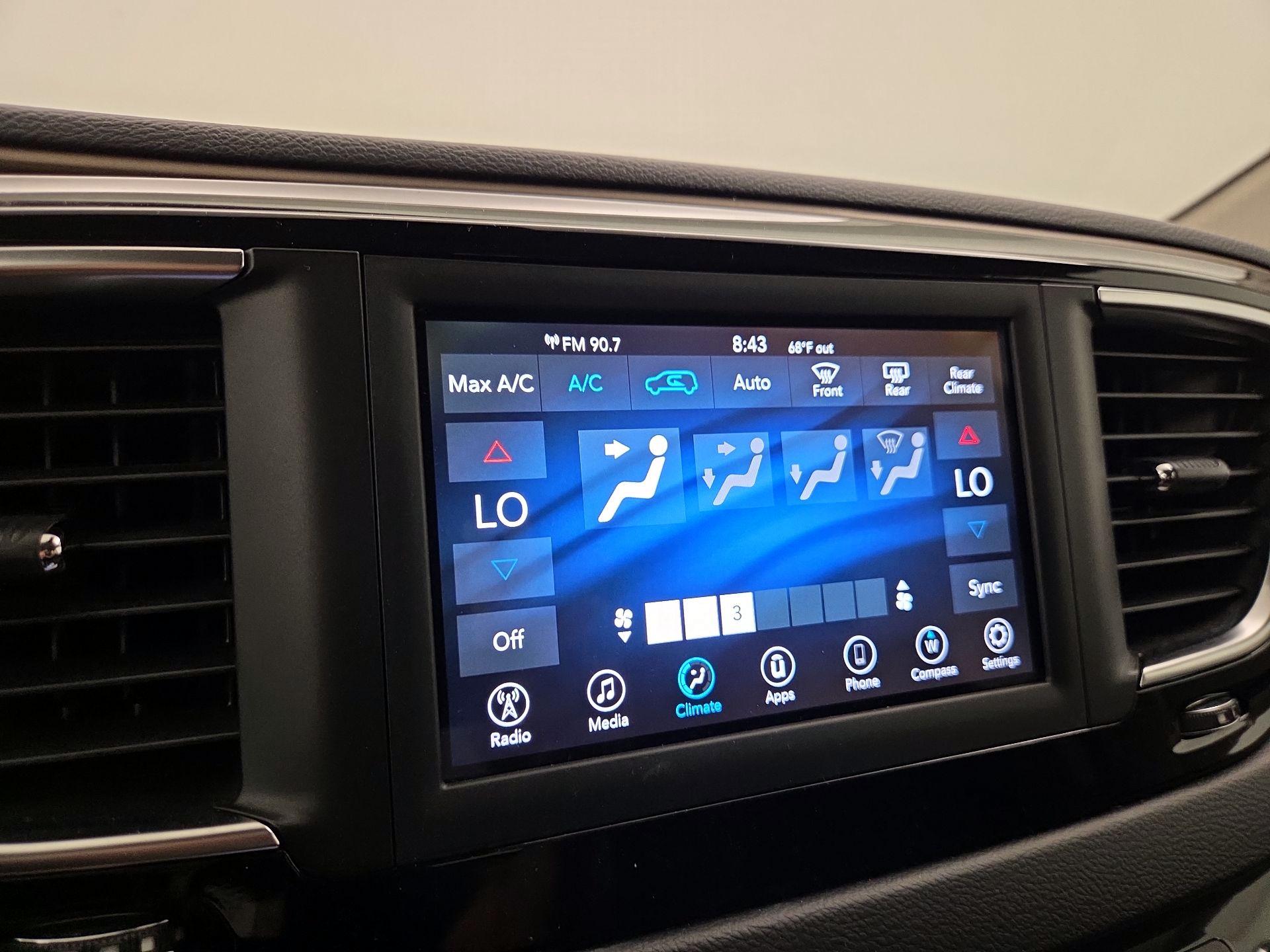 Thumbnail: 2019 Chrysler Pacifica - 16