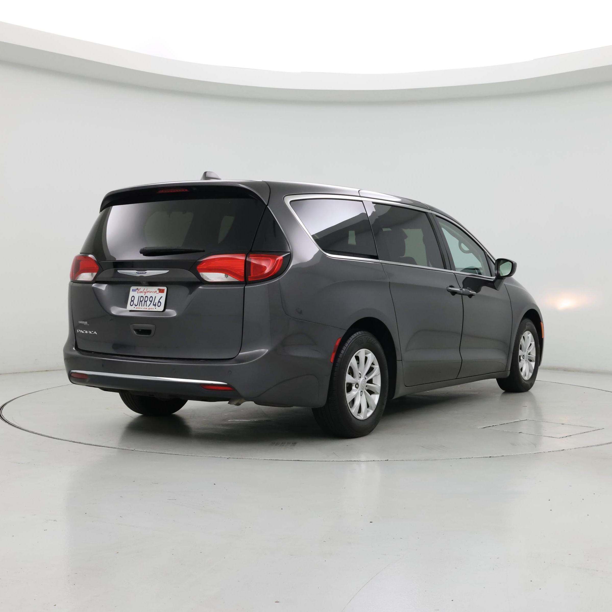 Thumbnail: 2019 Chrysler Pacifica - 8