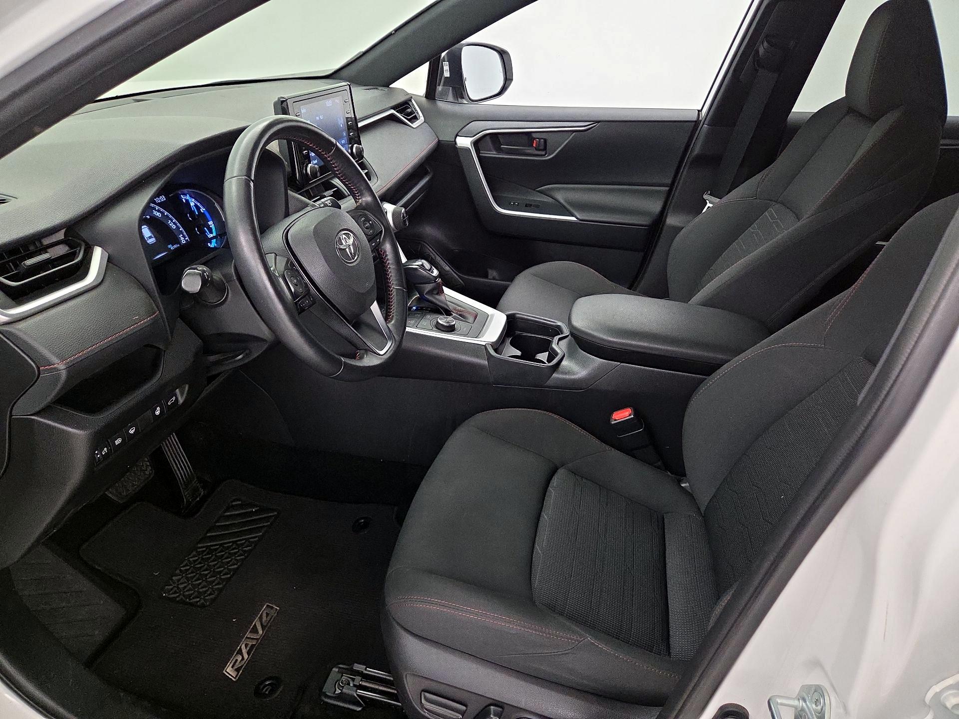 Thumbnail: 2021 Toyota RAV4 - 11