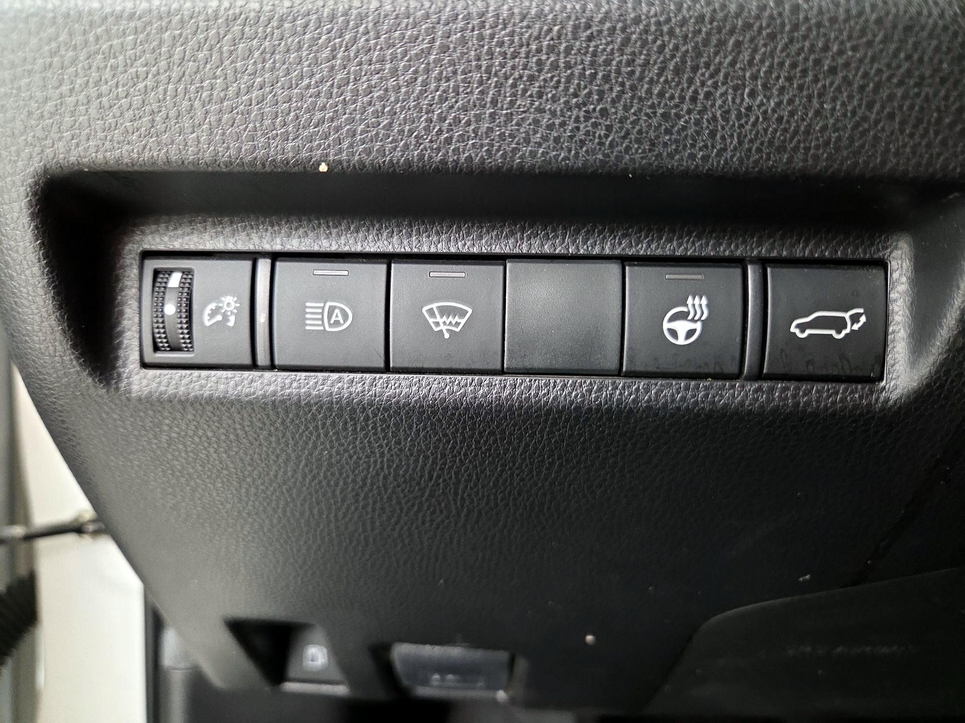 Thumbnail: 2021 Toyota RAV4 - 13