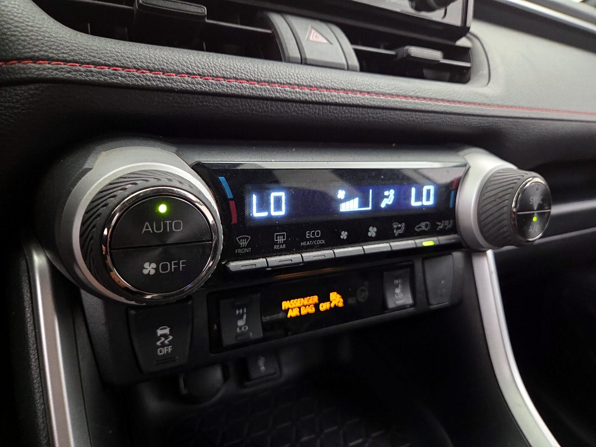 Thumbnail: 2021 Toyota RAV4 - 16