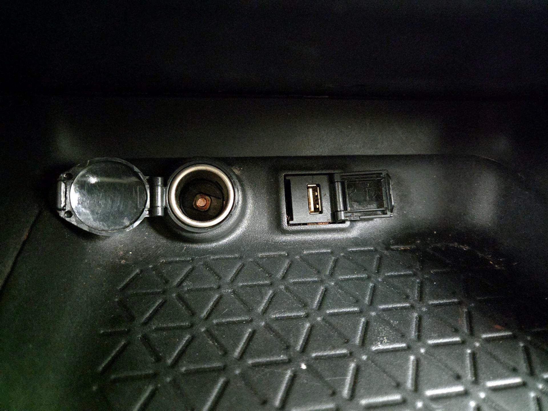 Thumbnail: 2021 Toyota RAV4 - 18