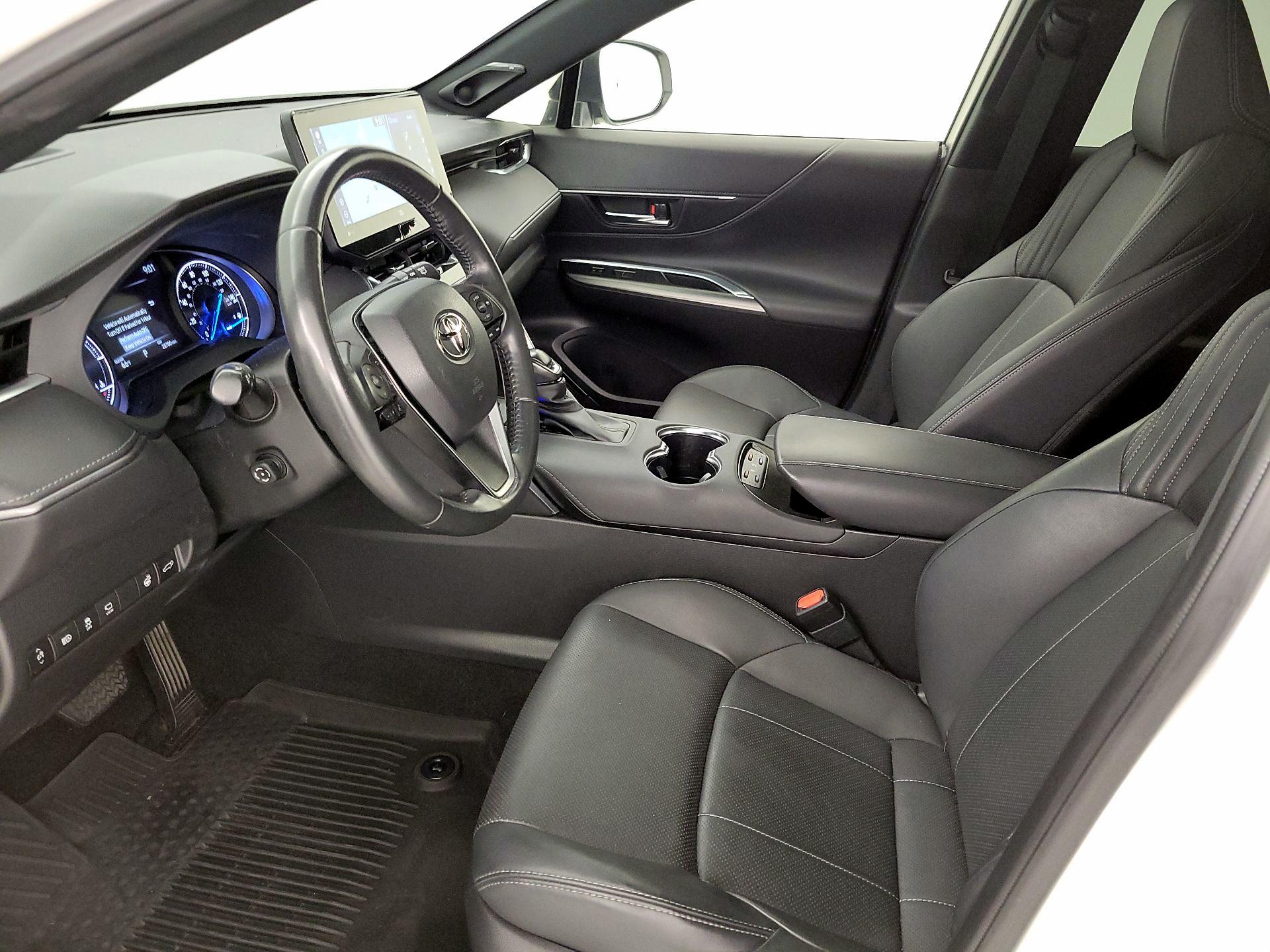 Thumbnail: 2022 Toyota Venza - 11