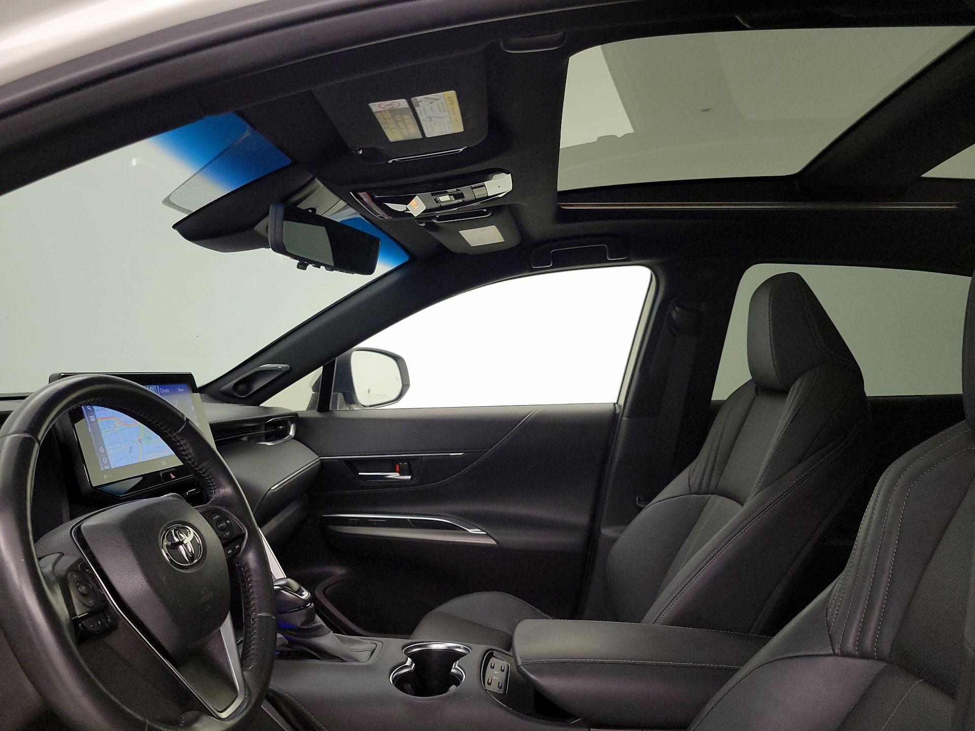 Thumbnail: 2022 Toyota Venza - 20
