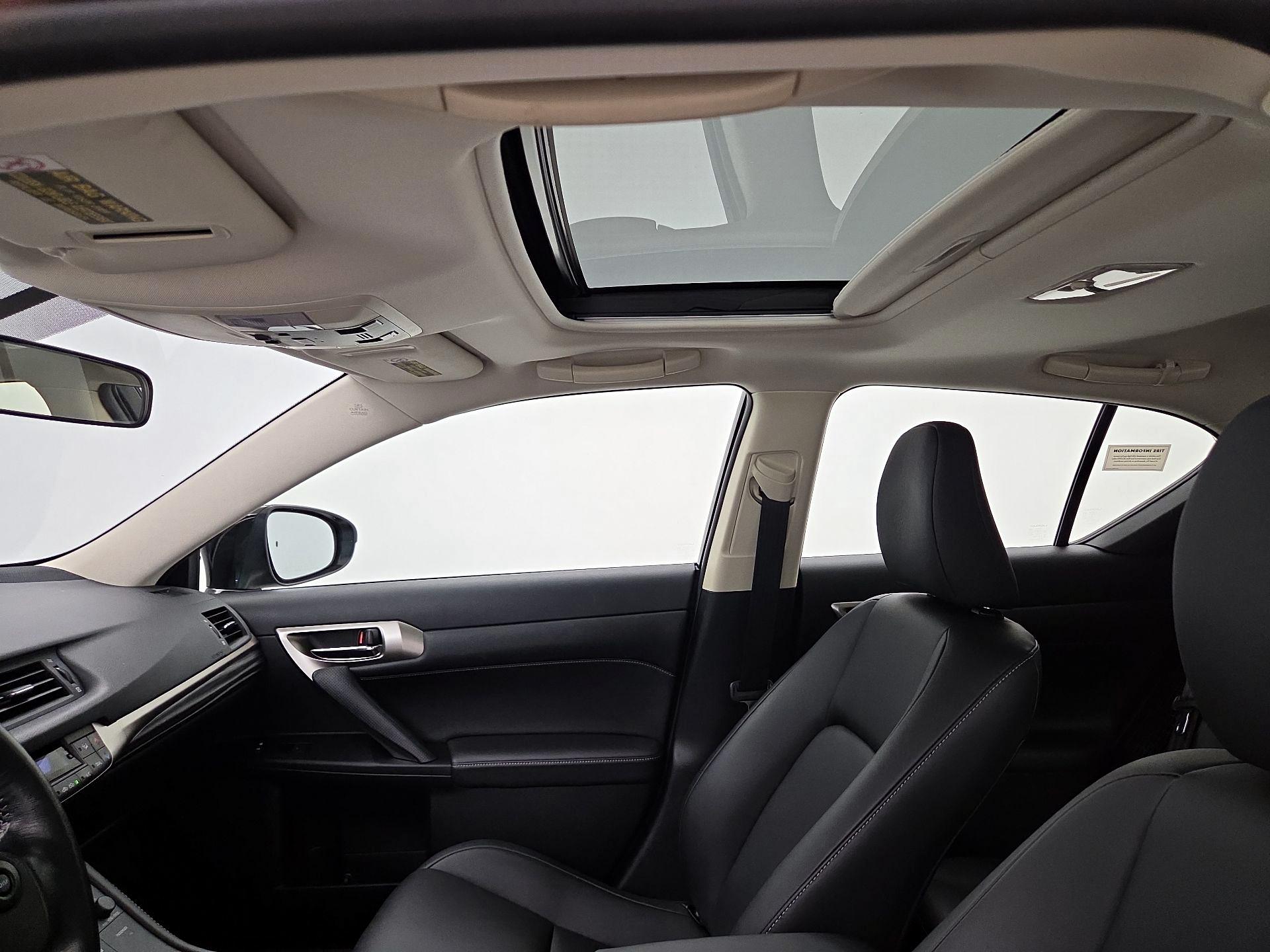 Thumbnail: 2015 Lexus CT - 18