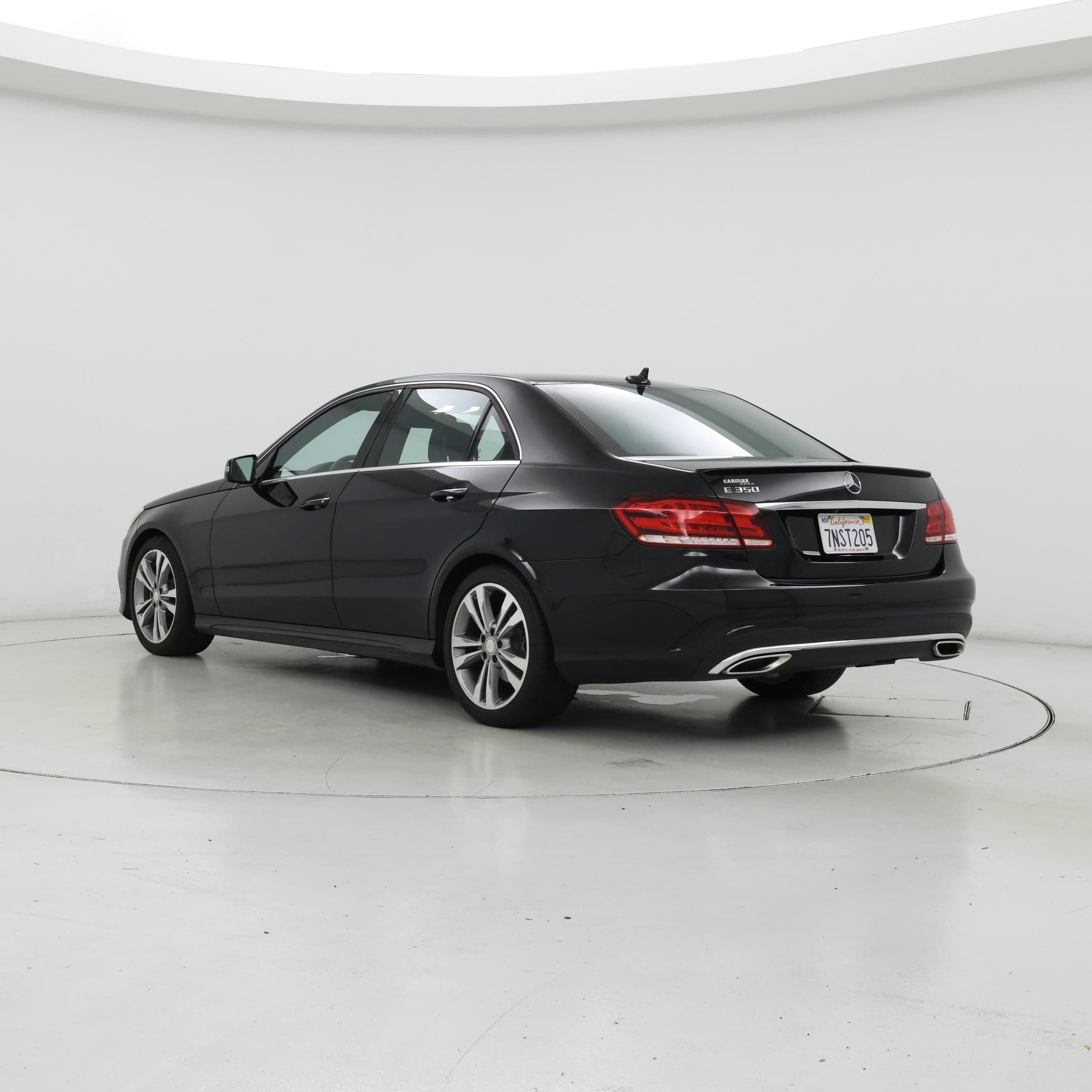 Thumbnail: 2016 Mercedes-Benz E-Class - 2