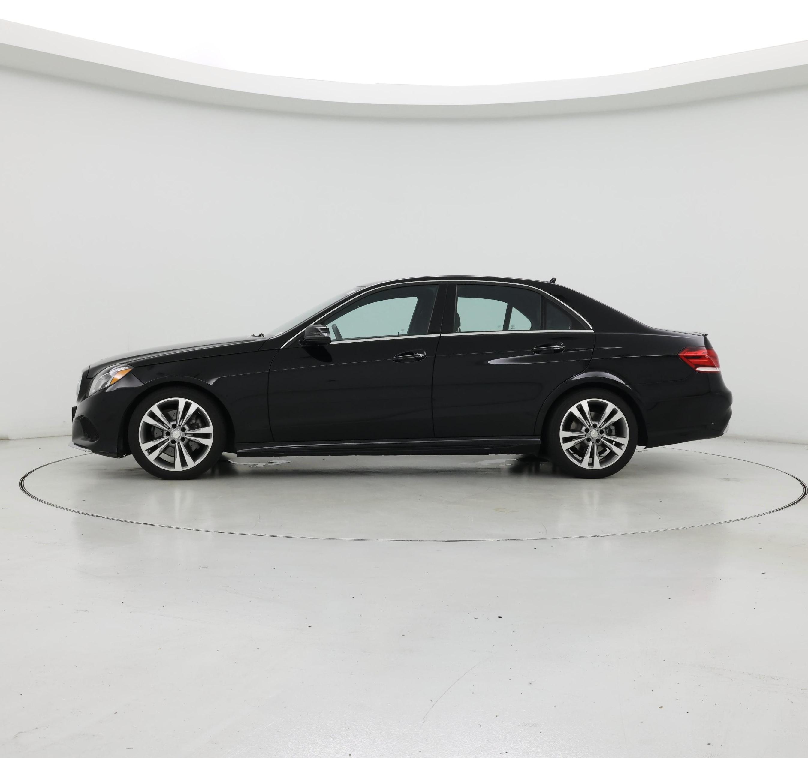 Thumbnail: 2016 Mercedes-Benz E-Class - 3