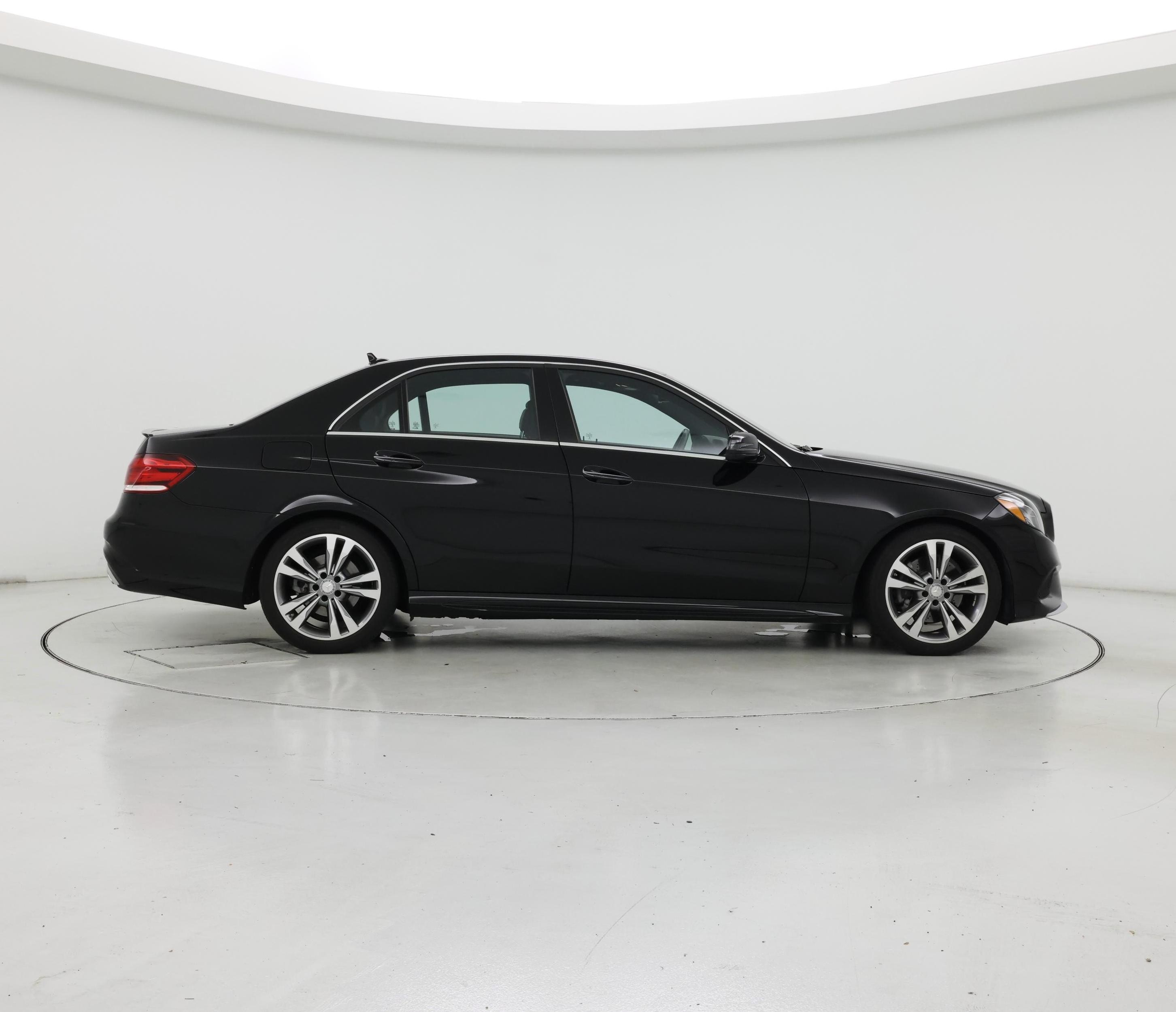 Thumbnail: 2016 Mercedes-Benz E-Class - 7