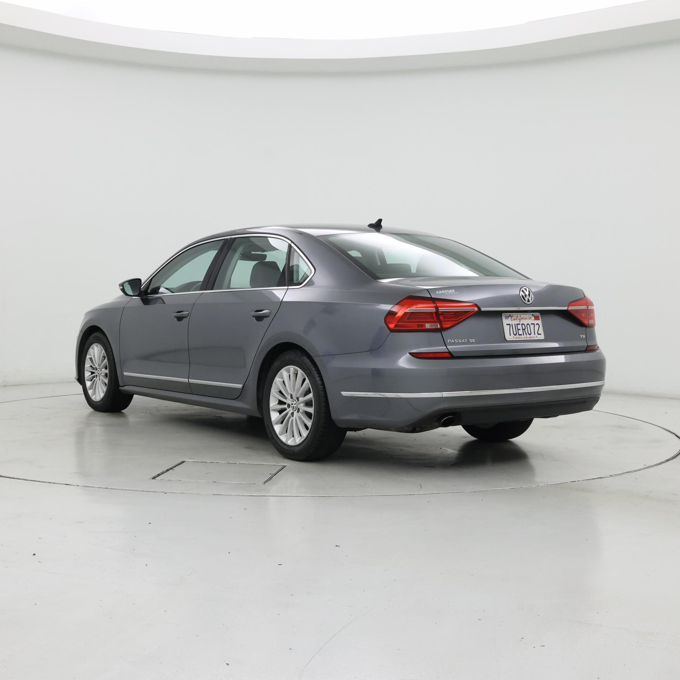 Thumbnail: 2016 Volkswagen Passat - 2