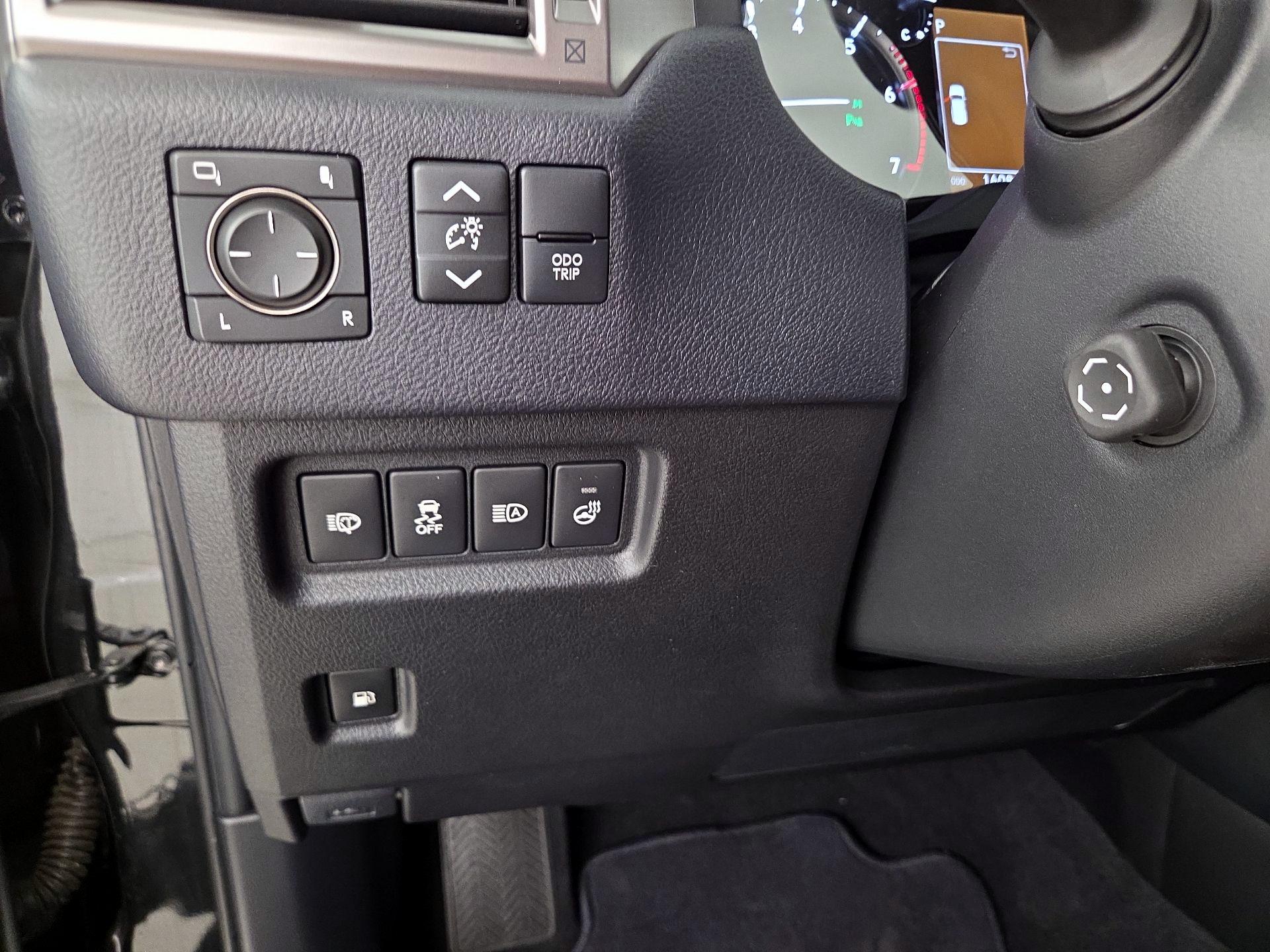 Thumbnail: 2023 Lexus GX - 13