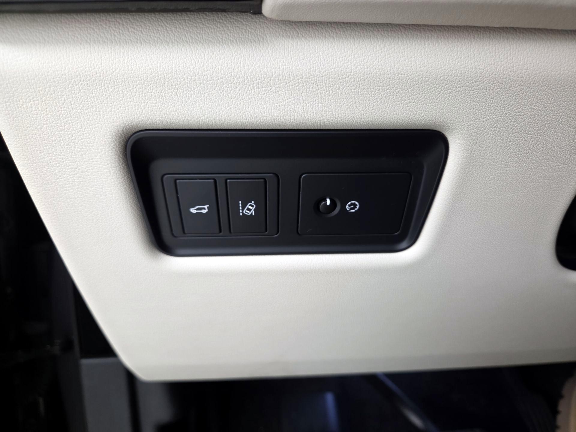 Thumbnail: 2016 Land Rover Range Rover - 13