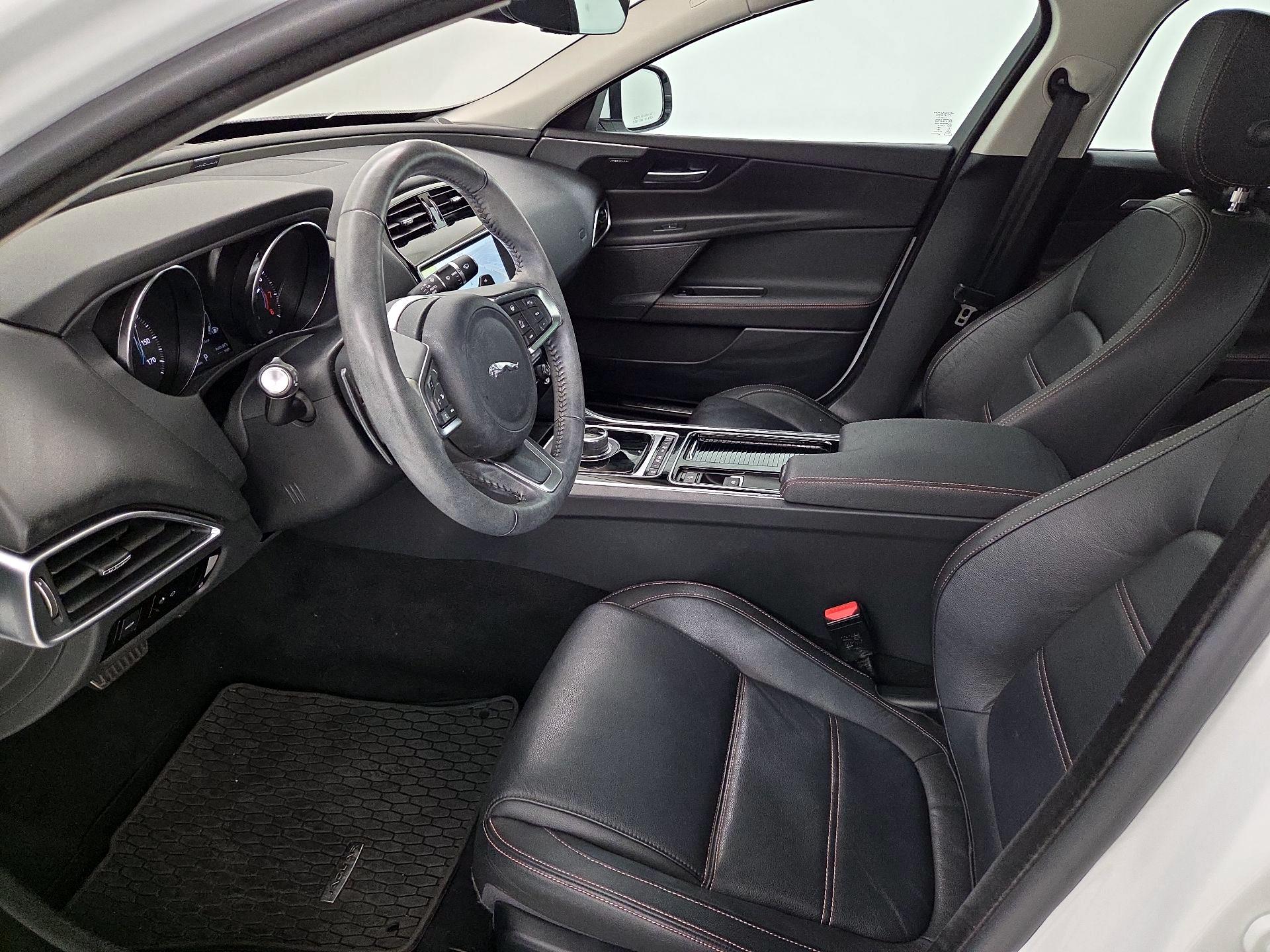 Thumbnail: 2019 Jaguar XE - 11