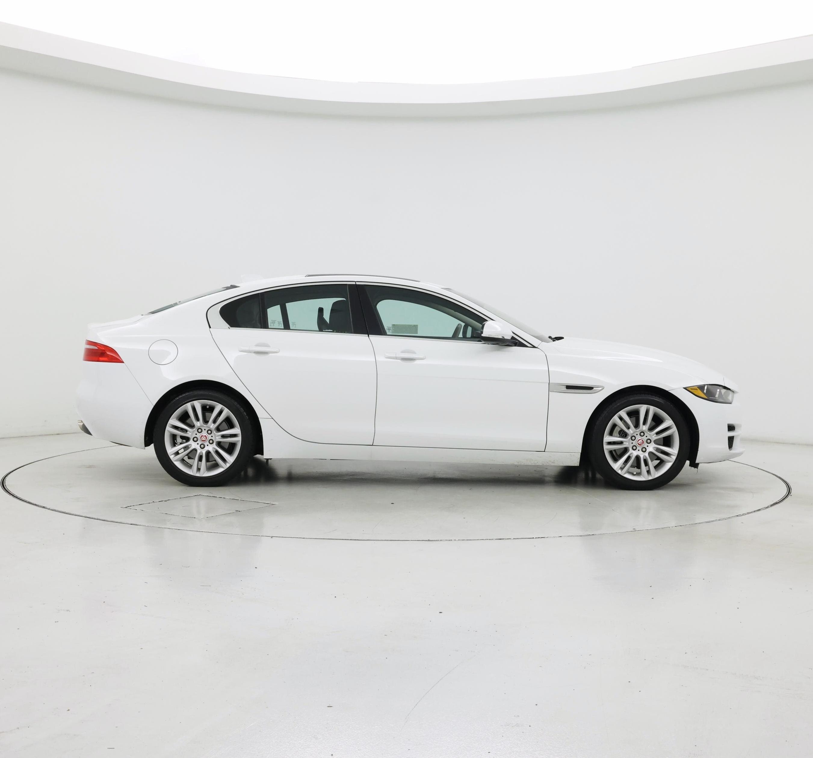 Thumbnail: 2019 Jaguar XE - 7