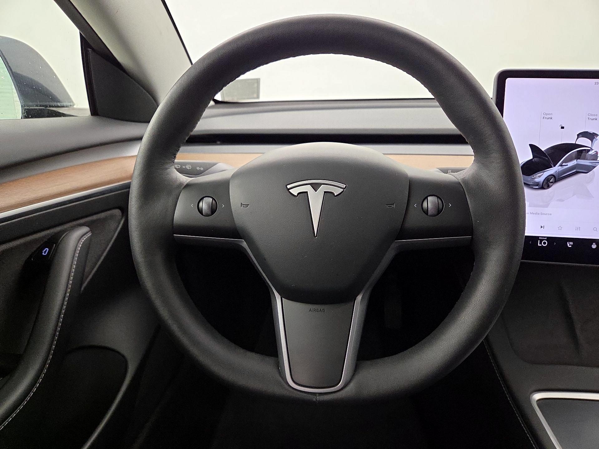 Thumbnail: 2023 Tesla Model 3 - 10