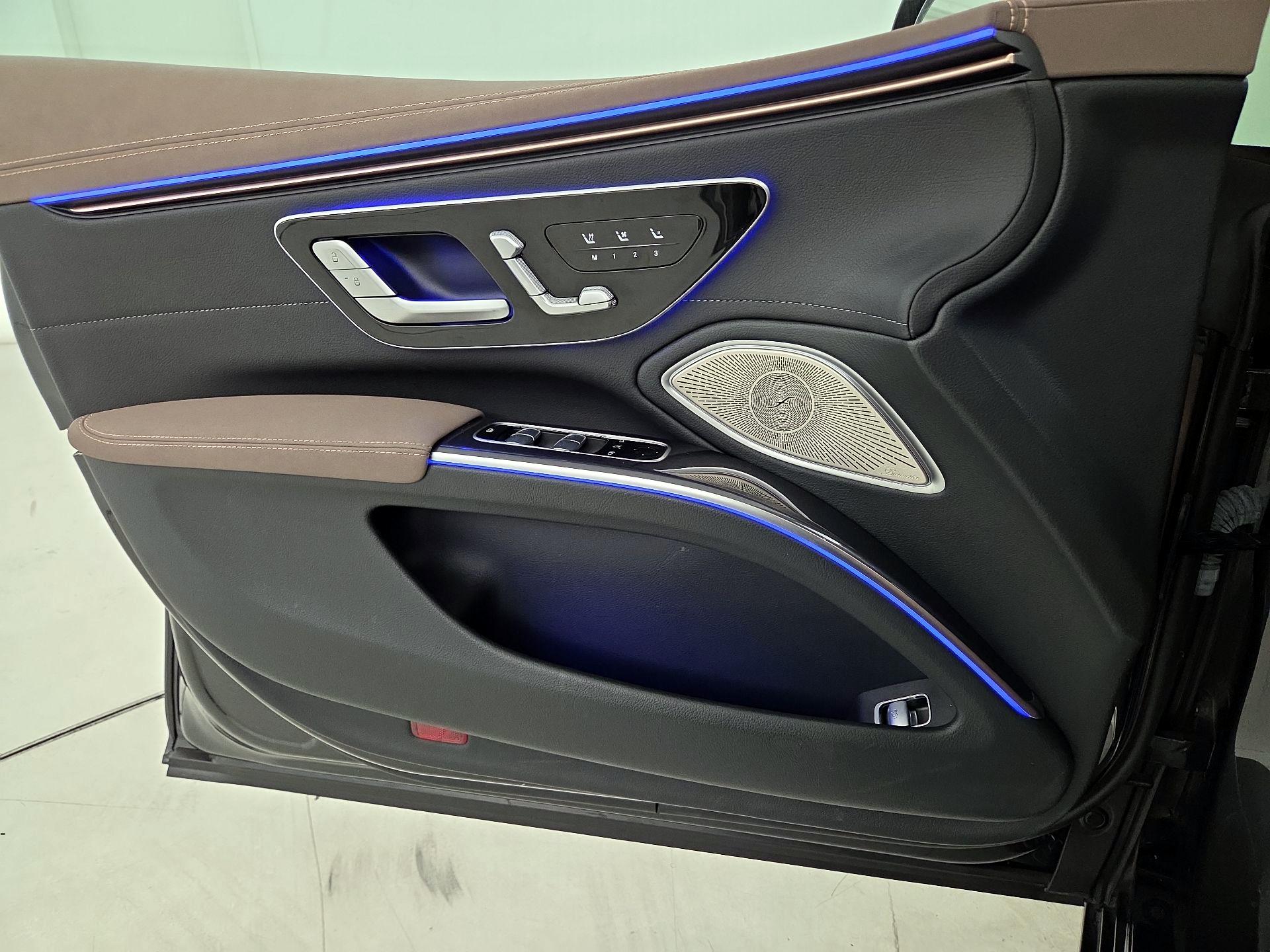 Thumbnail: 2023 Mercedes-Benz EQS - 12