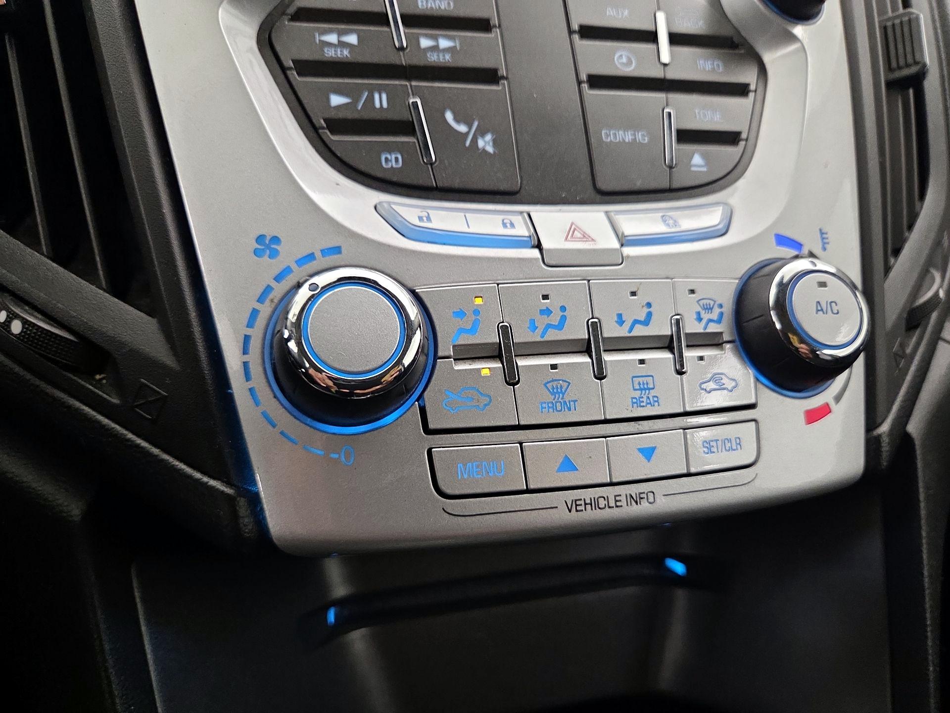 Thumbnail: 2015 Chevrolet Equinox - 15